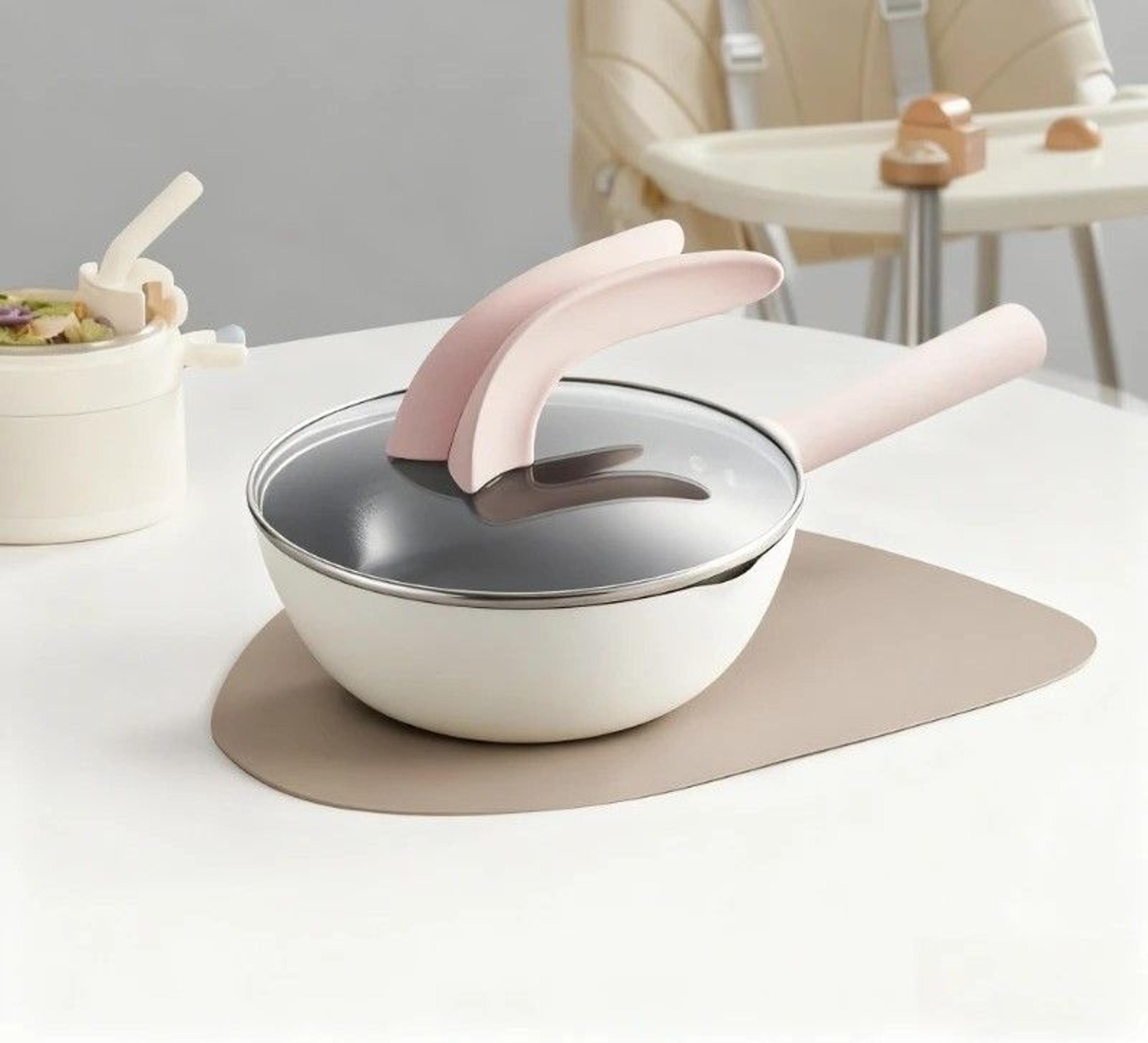 enchanted hare ceramic & iron infusion saucepan