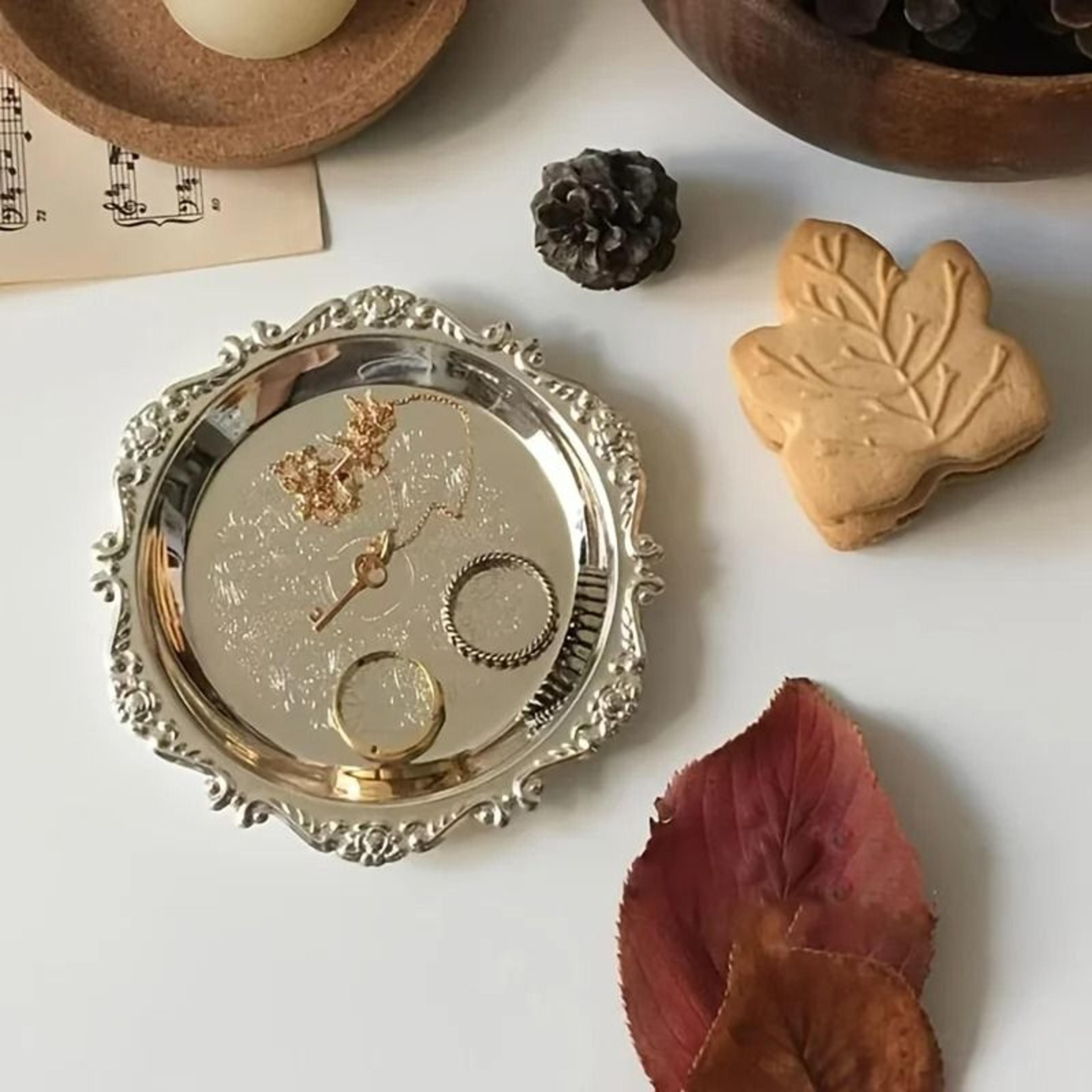 retro light luxury style metal jewelry tray