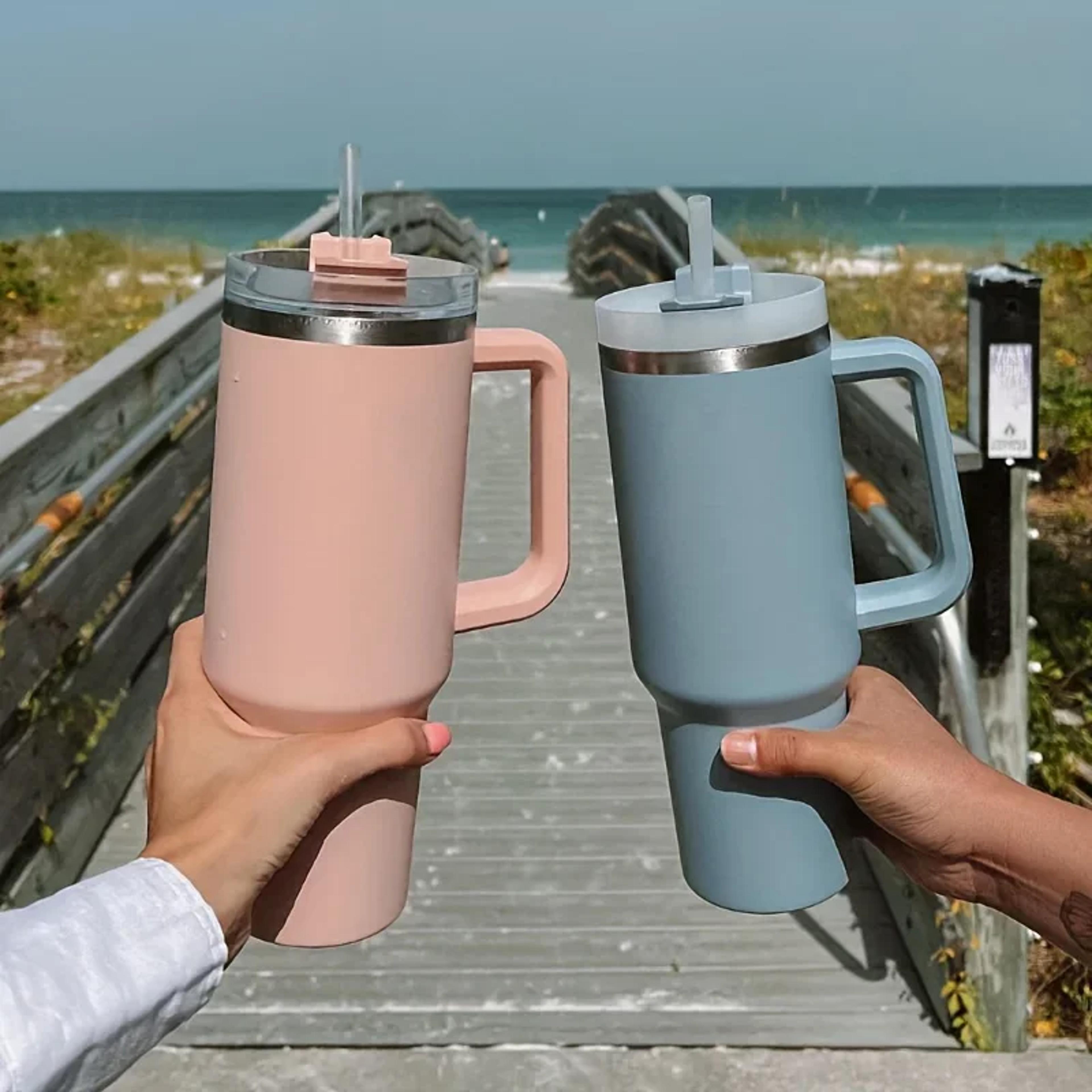 insulated stainless steel tumbler with handle & straw travel mug