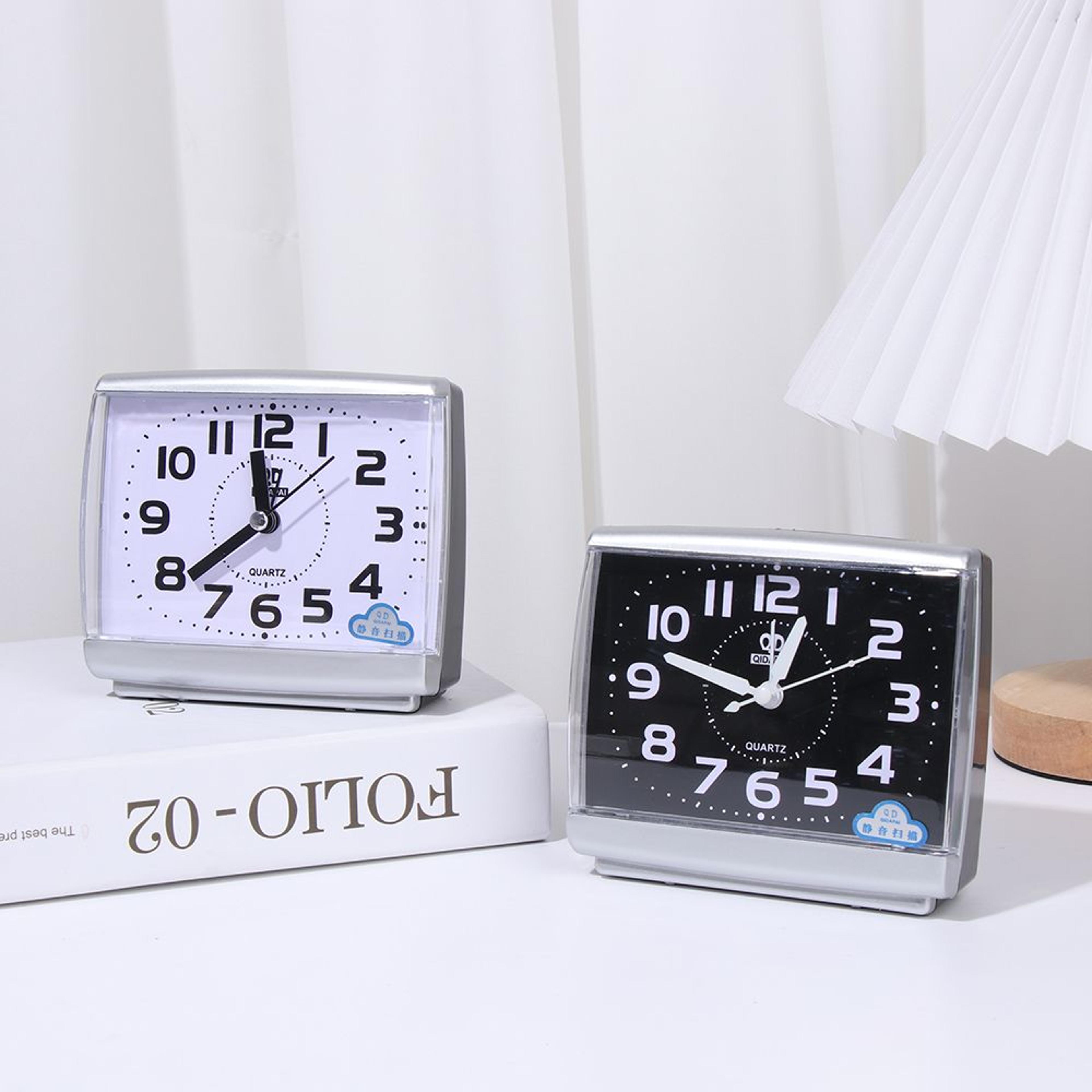 easy read large display quartz alarm clock for bedroom & bedside table