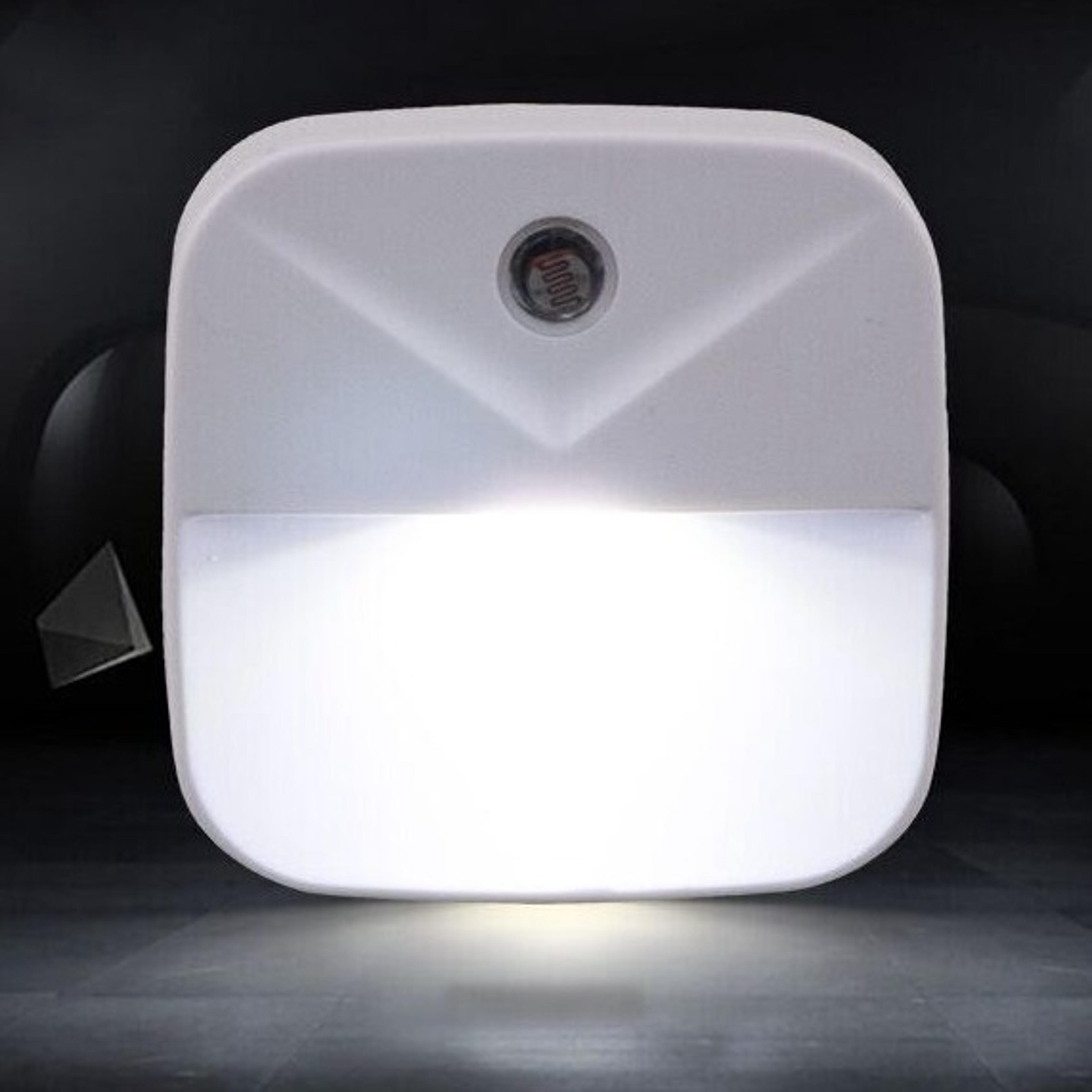 smart motion sensor led night light plug in lamp for hallway bedroom