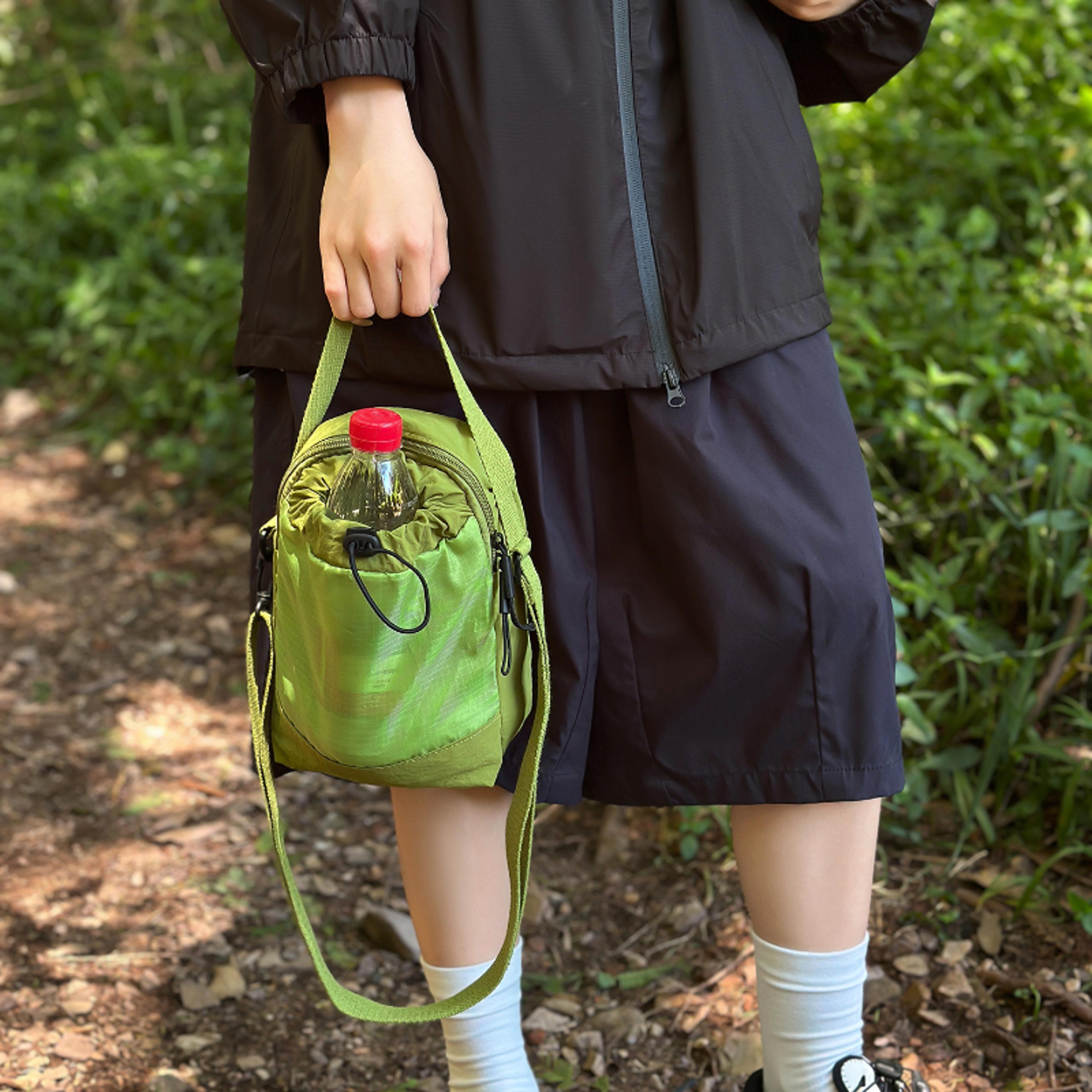 mini drawstring crossbody bag water bottle holder phone pocket lightweight casual shoulder sling bag