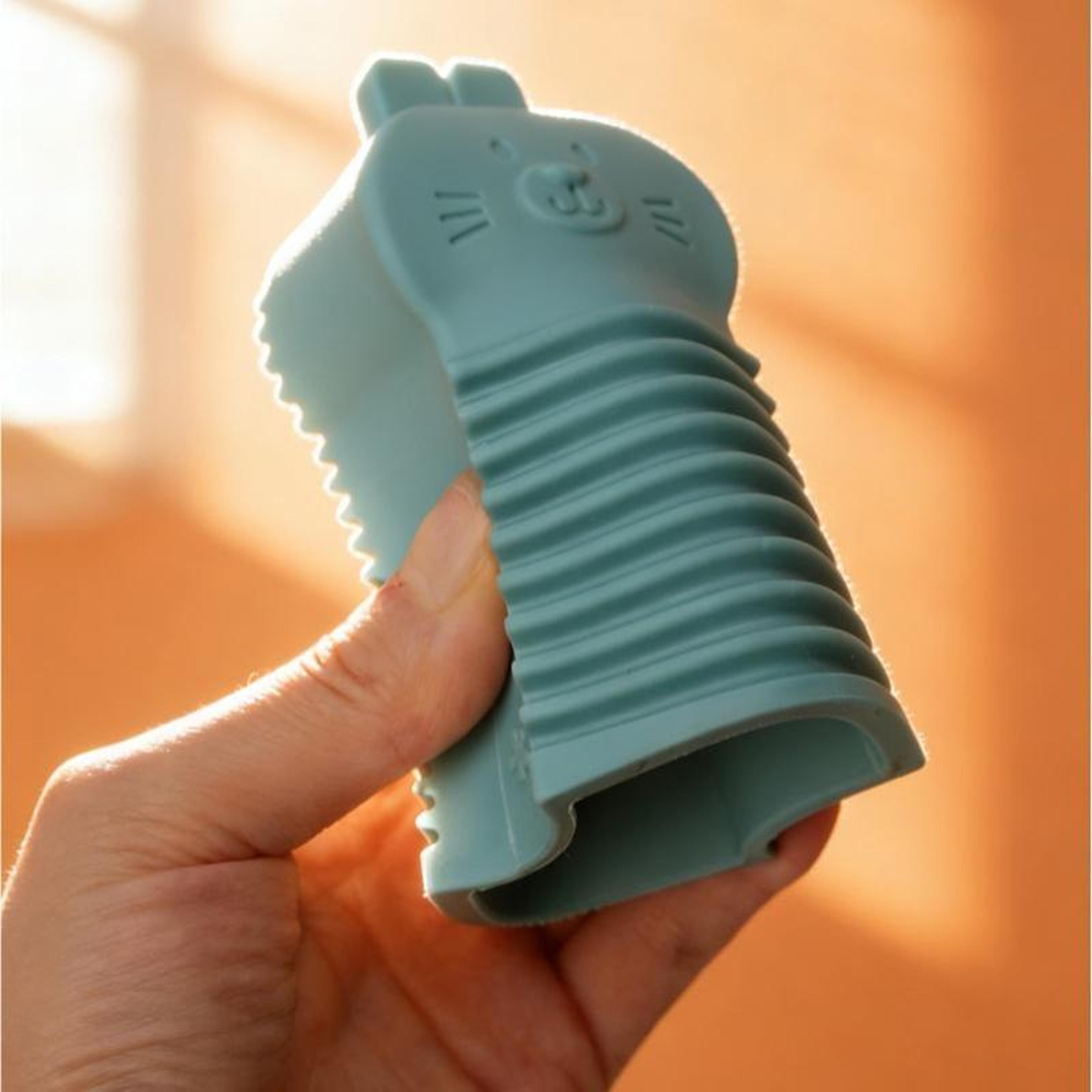 portable rabbit laundry scrub brush handheld laundry brush for quick stain removal
