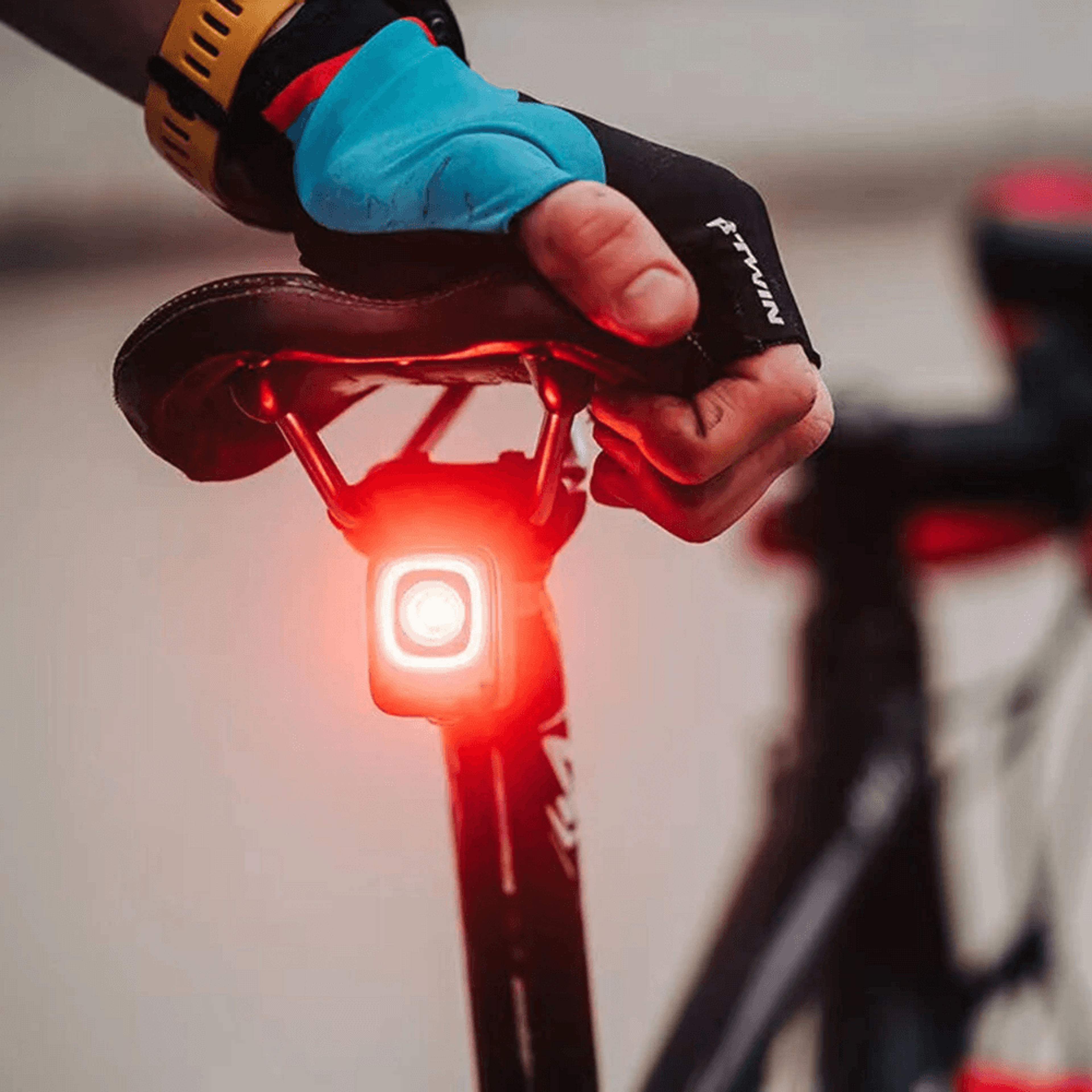 usb c rechargeable bike taillight with degree visibility and waterproofing