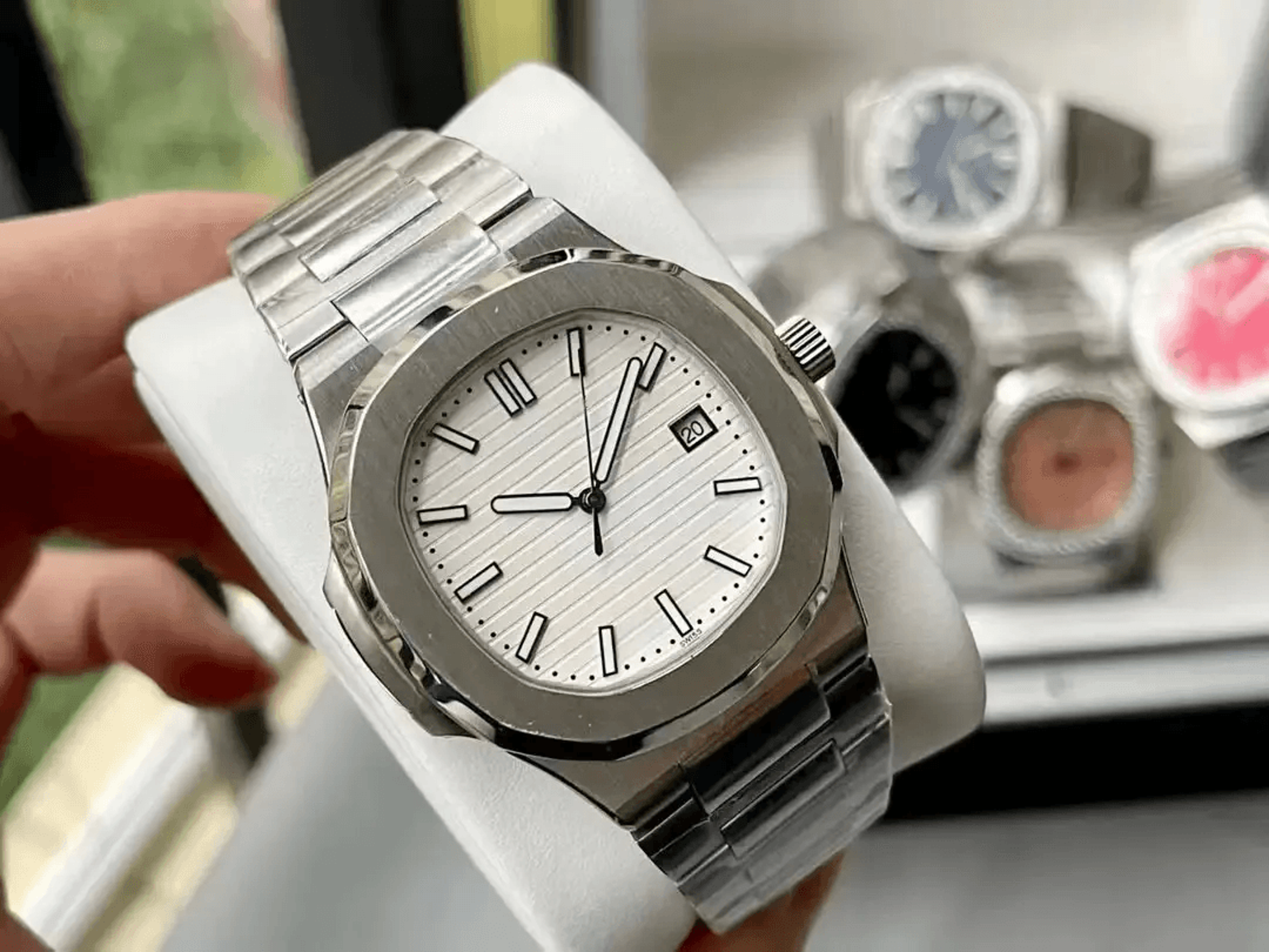 mens stainless steel band quartz watch with calendar and luminous display