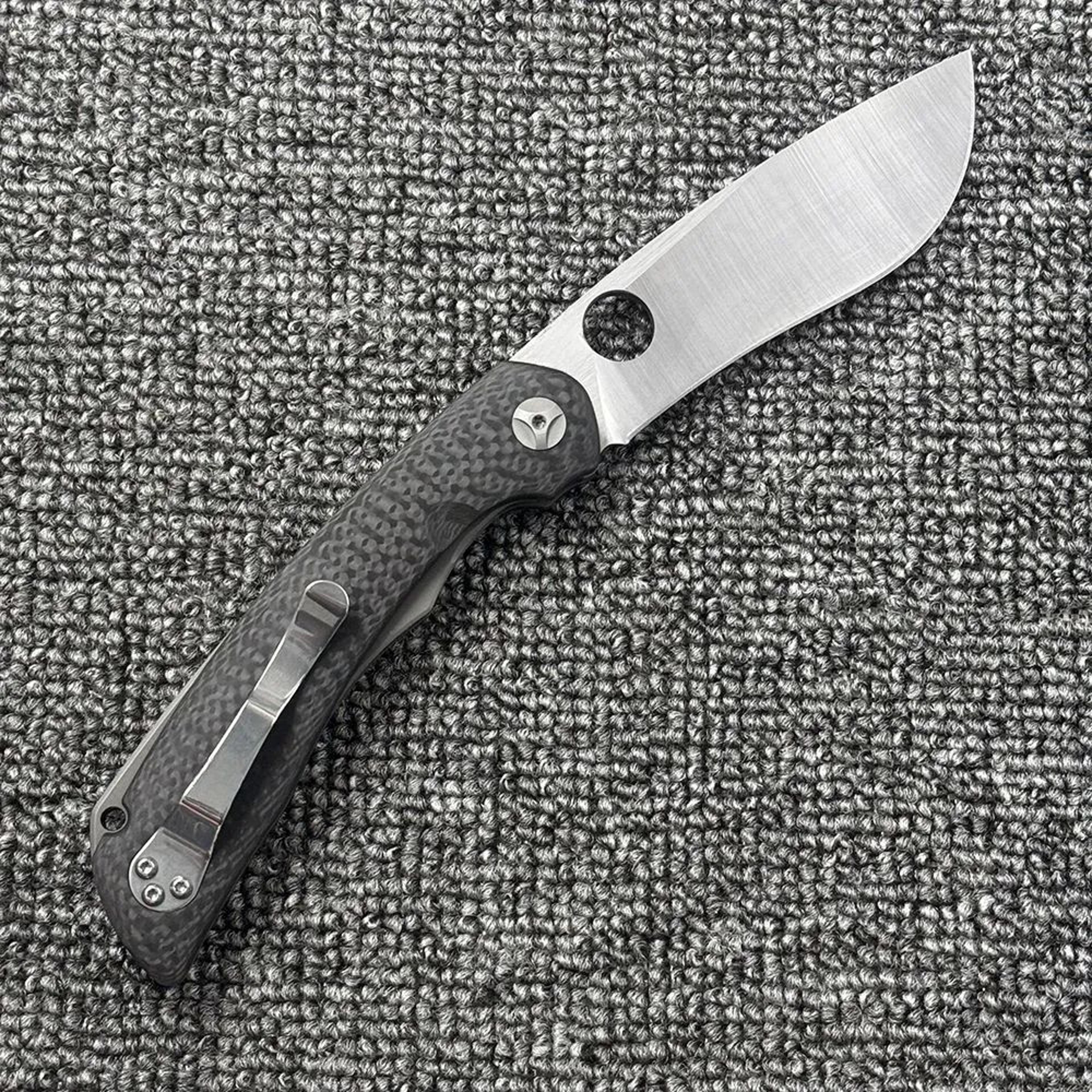 carbon fiber folding pocket knife with steel blade and pocket clip for edc camping