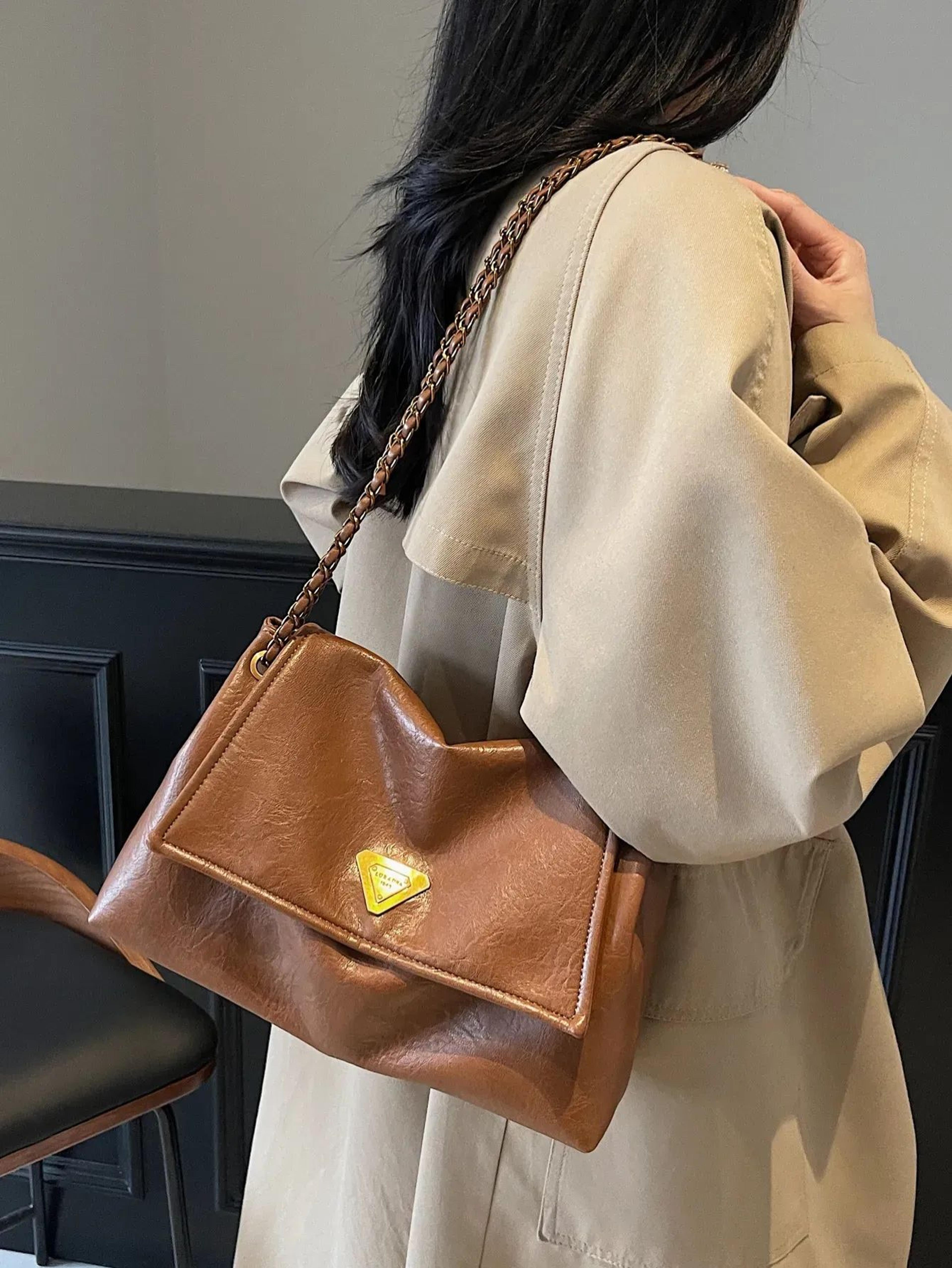 women's vintage genuine leather shoulder bag with chain strap and large capacity