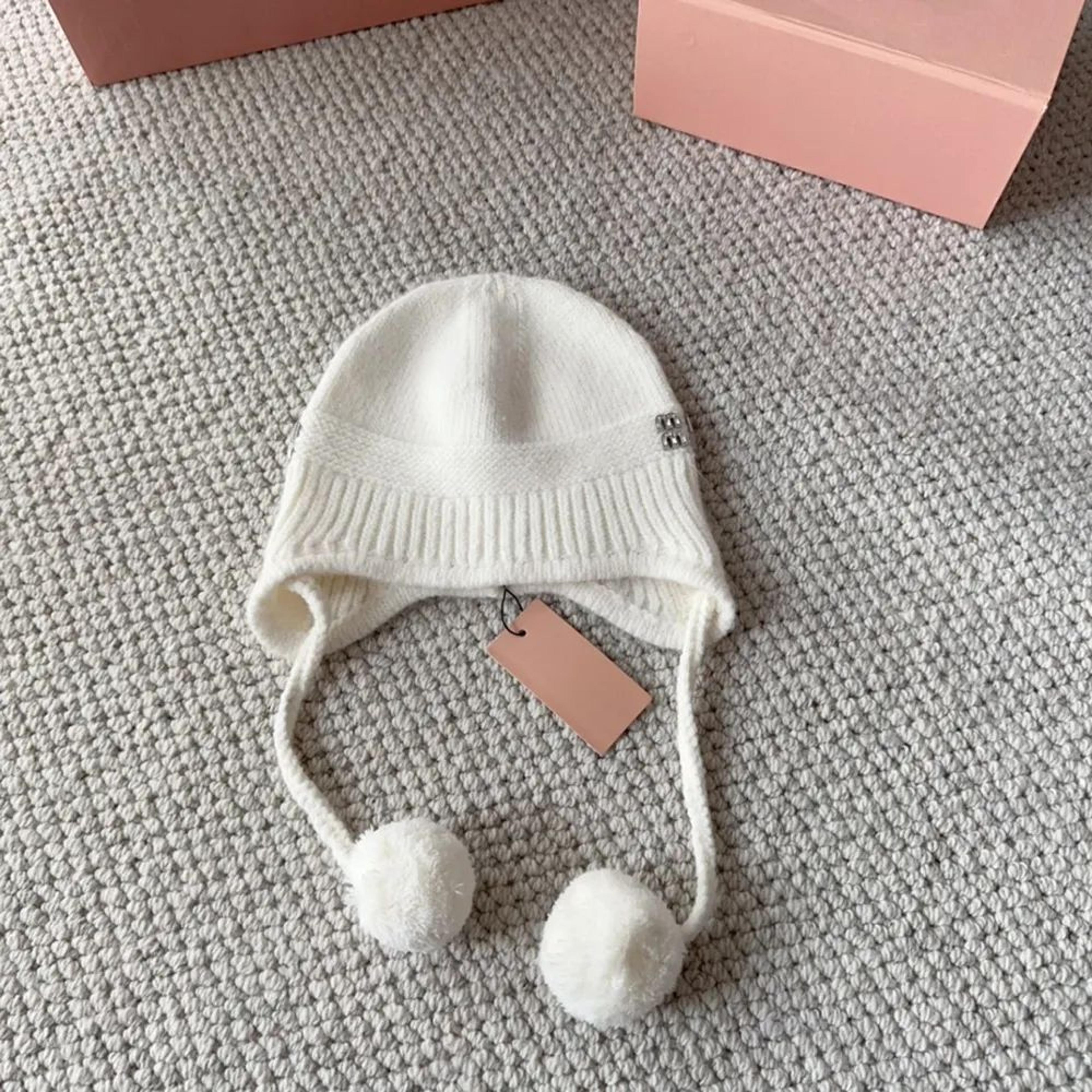 winter beanie hat with cotton cashmere blend and geometric letter print