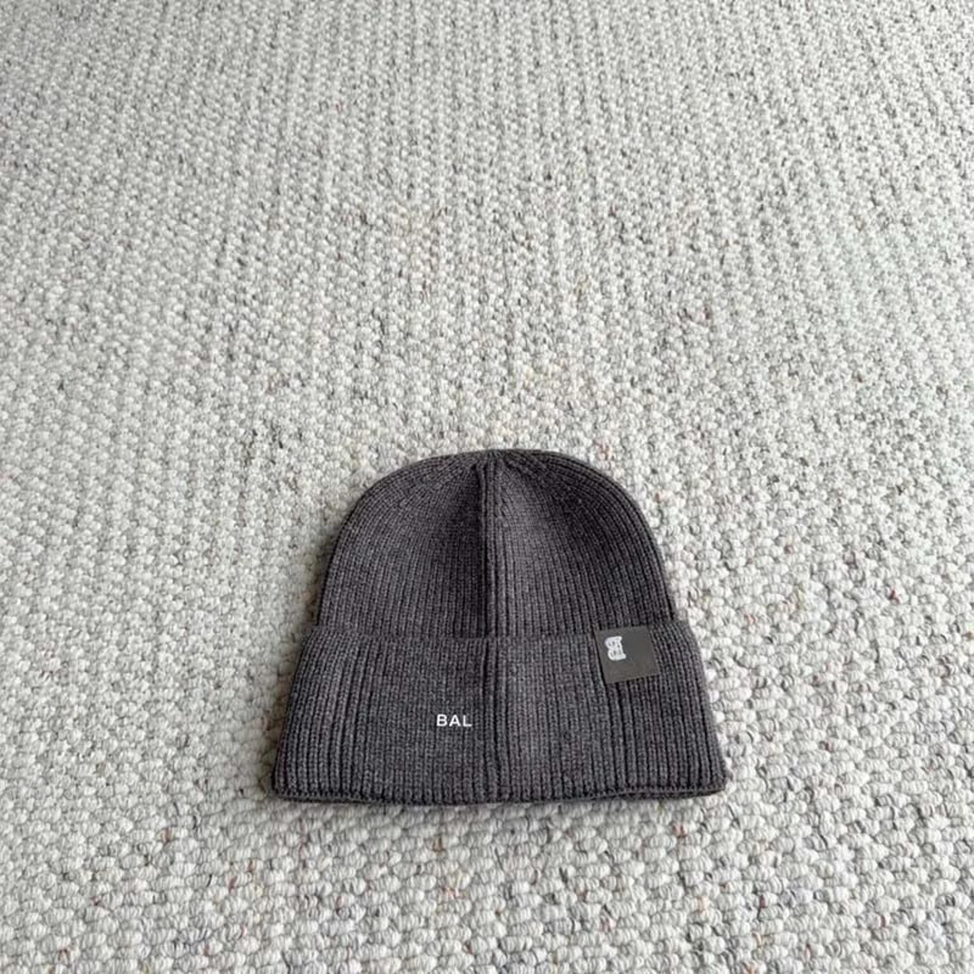 winter knit beanie hat for men and women black acrylic skull cap