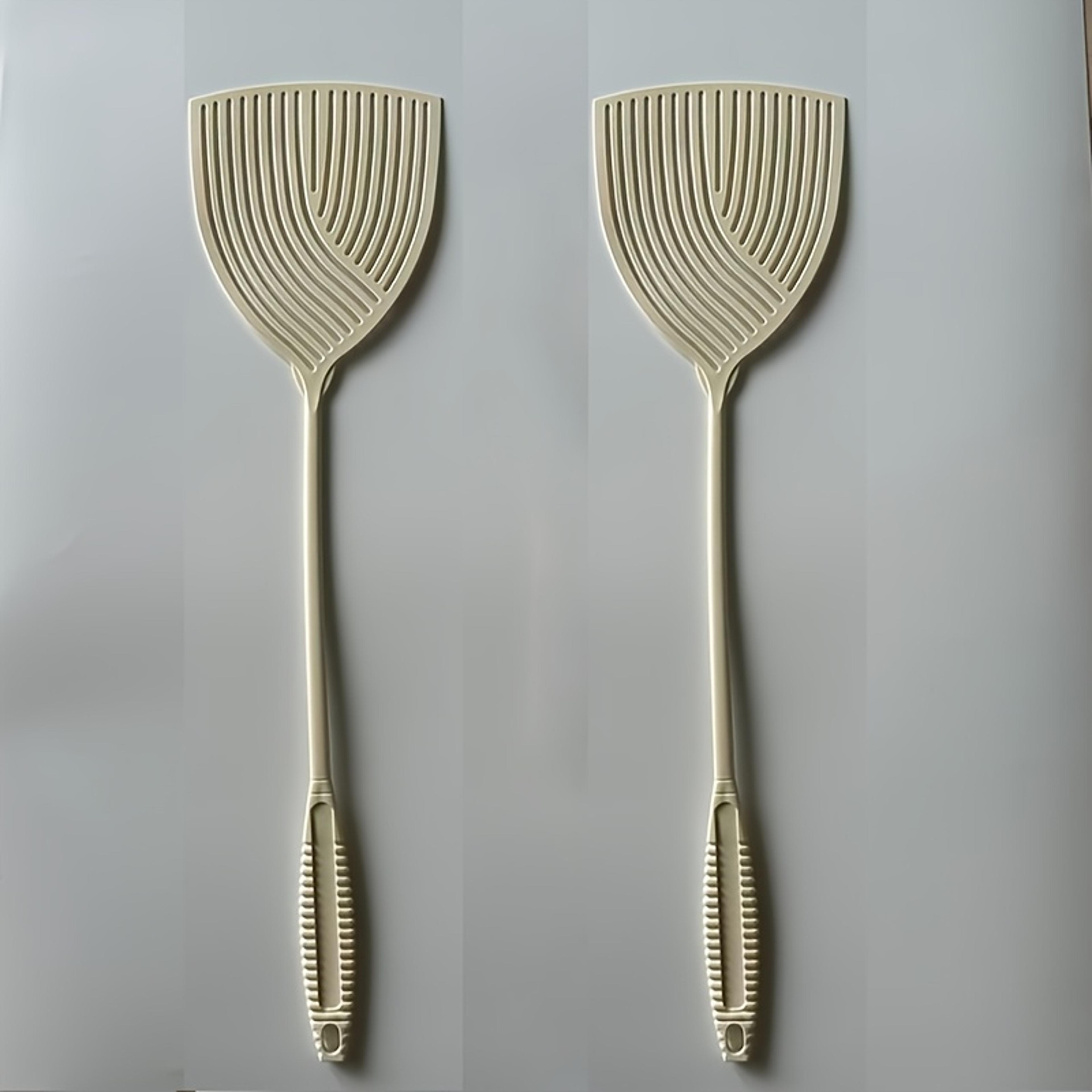 heavy duty long handle fly swatter set for indoor and outdoor pest control