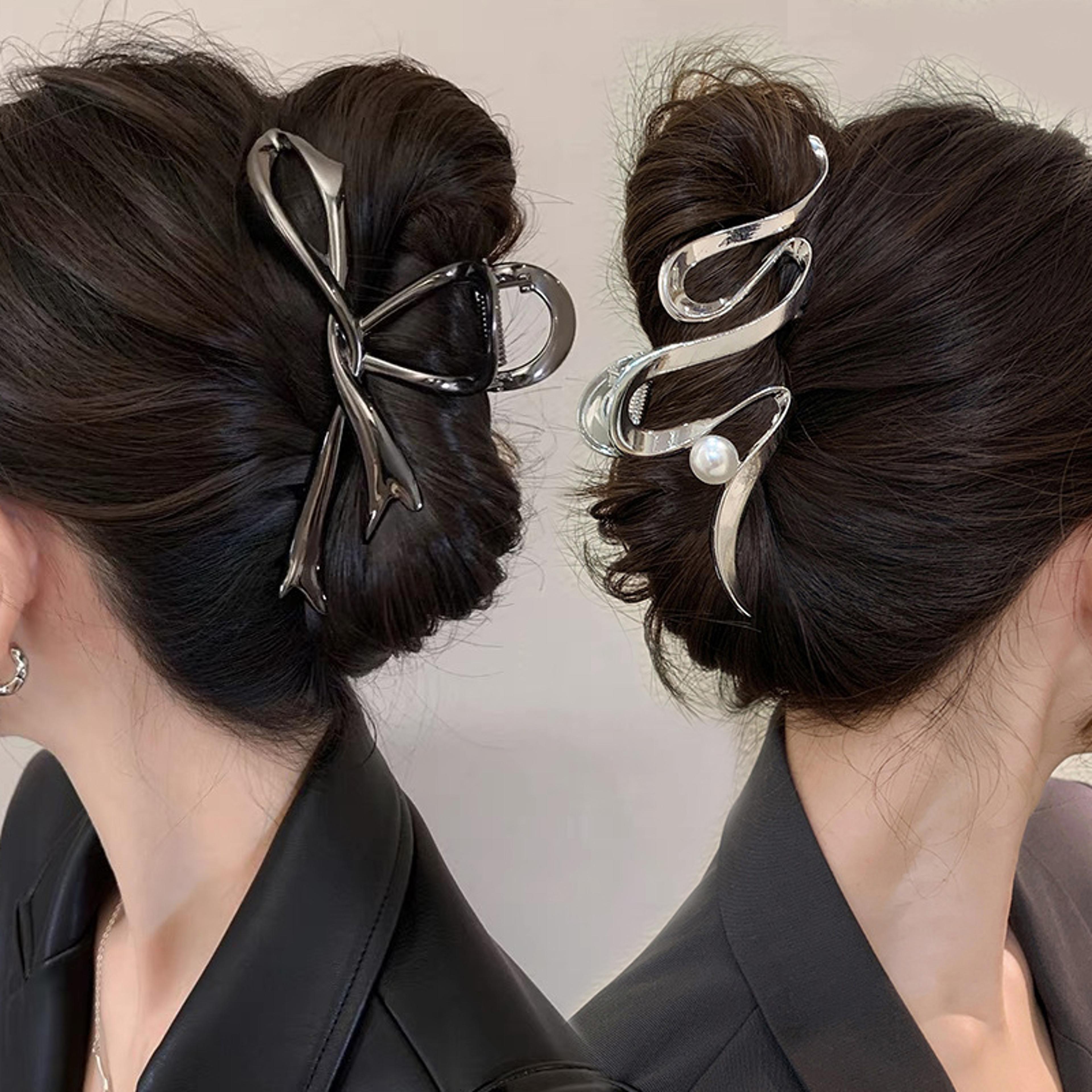 metal hair claw with geometric design for women