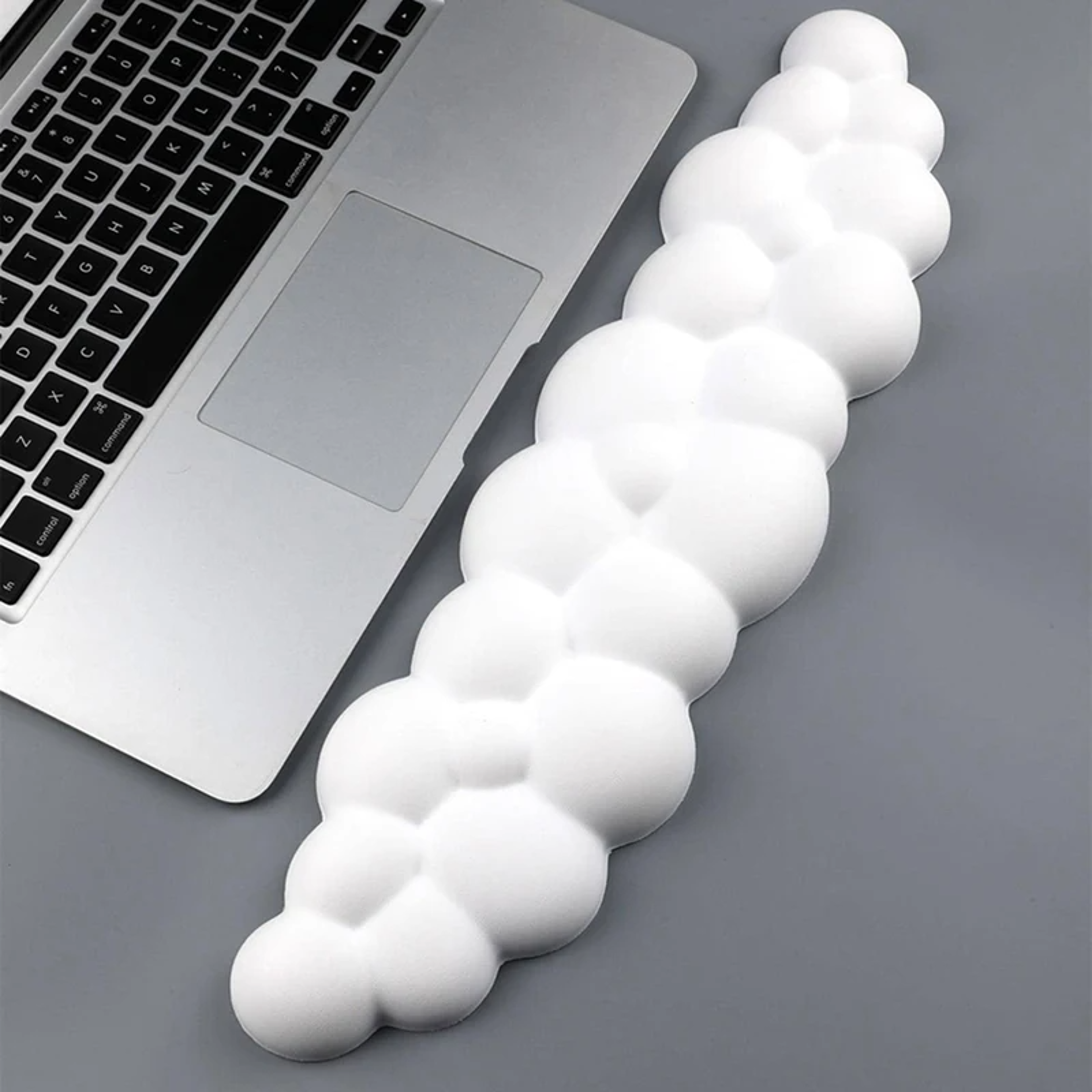 ergonomic mouse pad with wrist rest and anti slip cloud design