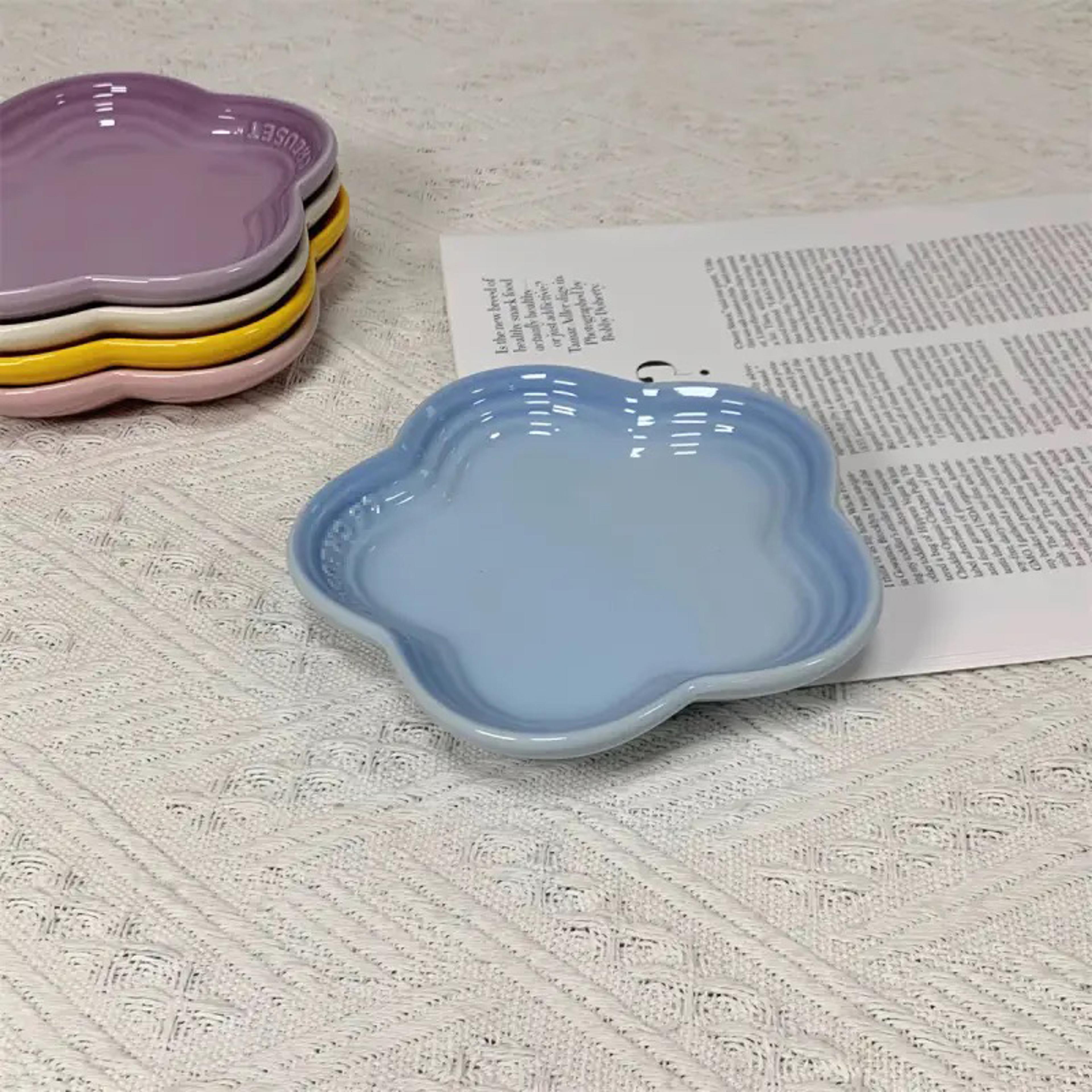 elegant flower raised ceramic cat bowl for comfortable healthy feeding