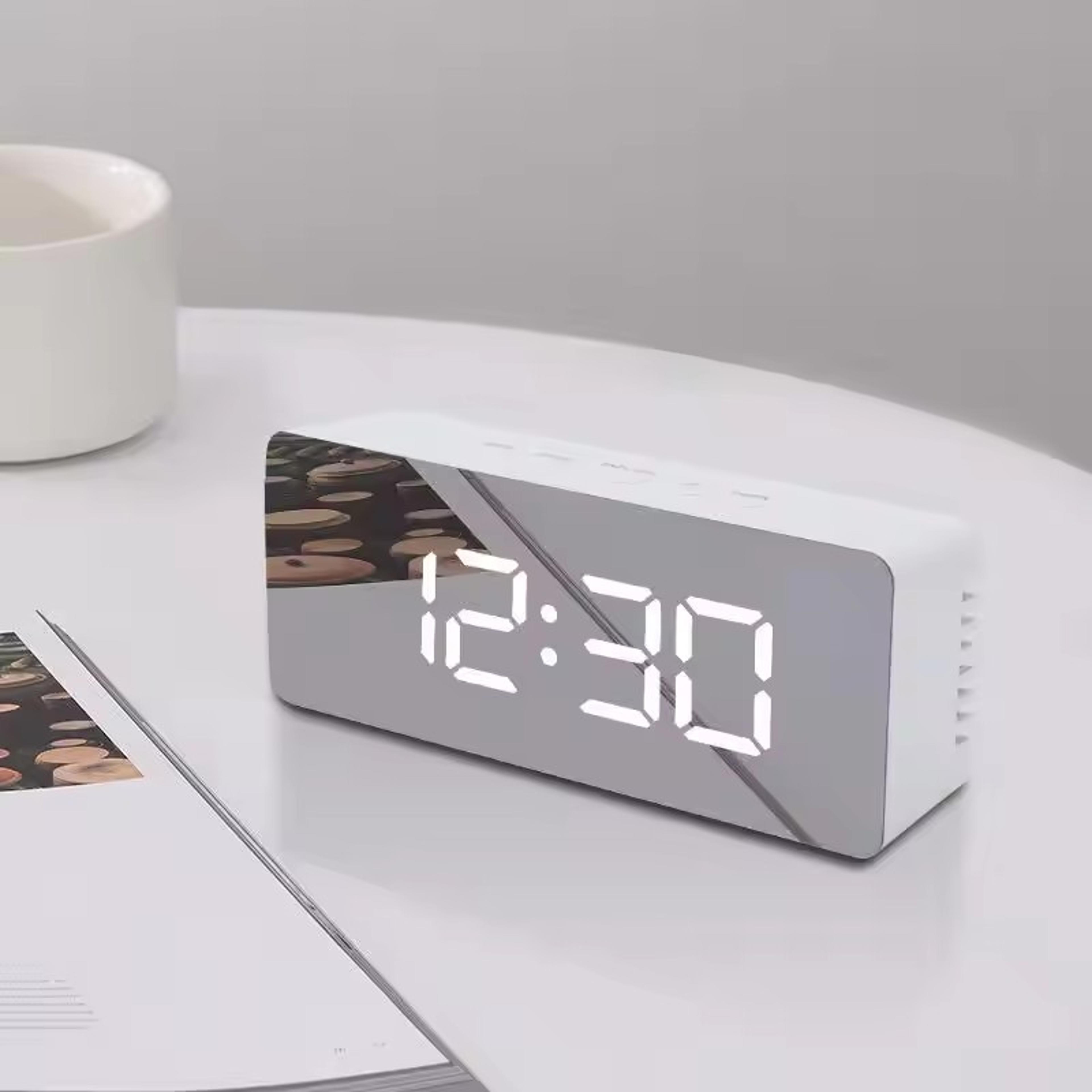 modern led digital alarm clock with mirror display, usb powered mirror desk clock and snooze function