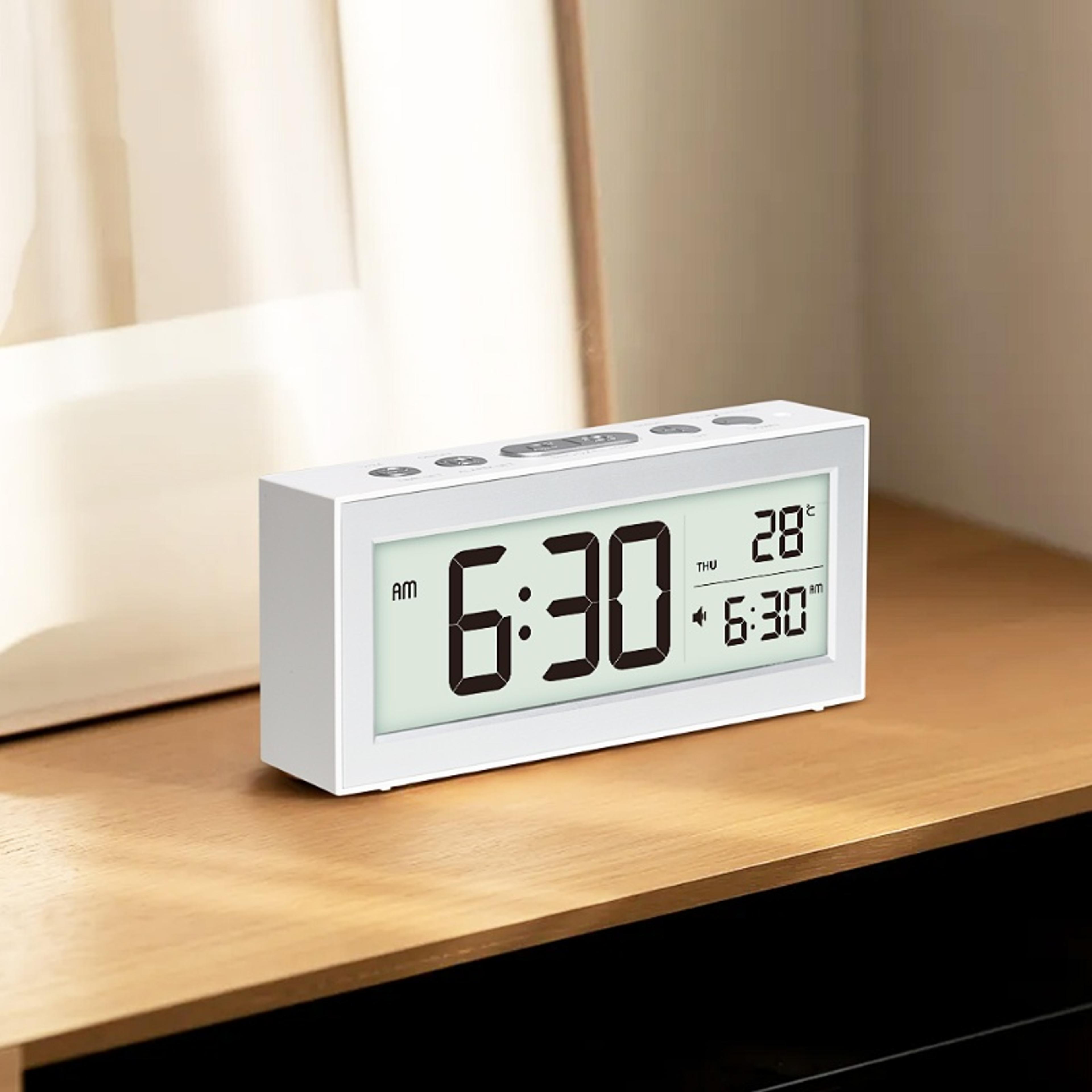 battery powered digital alarm clock with lcd display temperature date auto dimming bedside clock