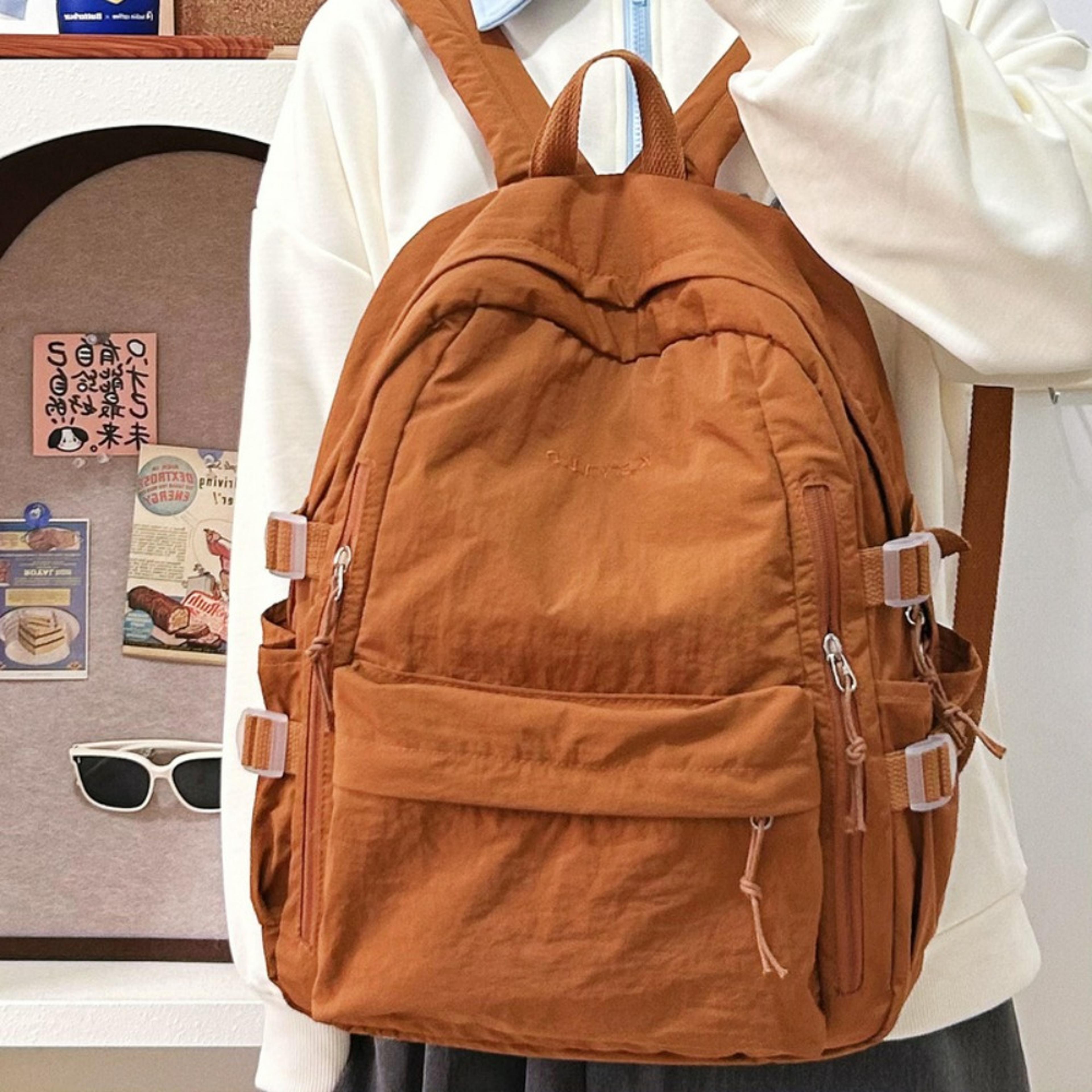 lightweight casual backpack for students travel and daily commuting