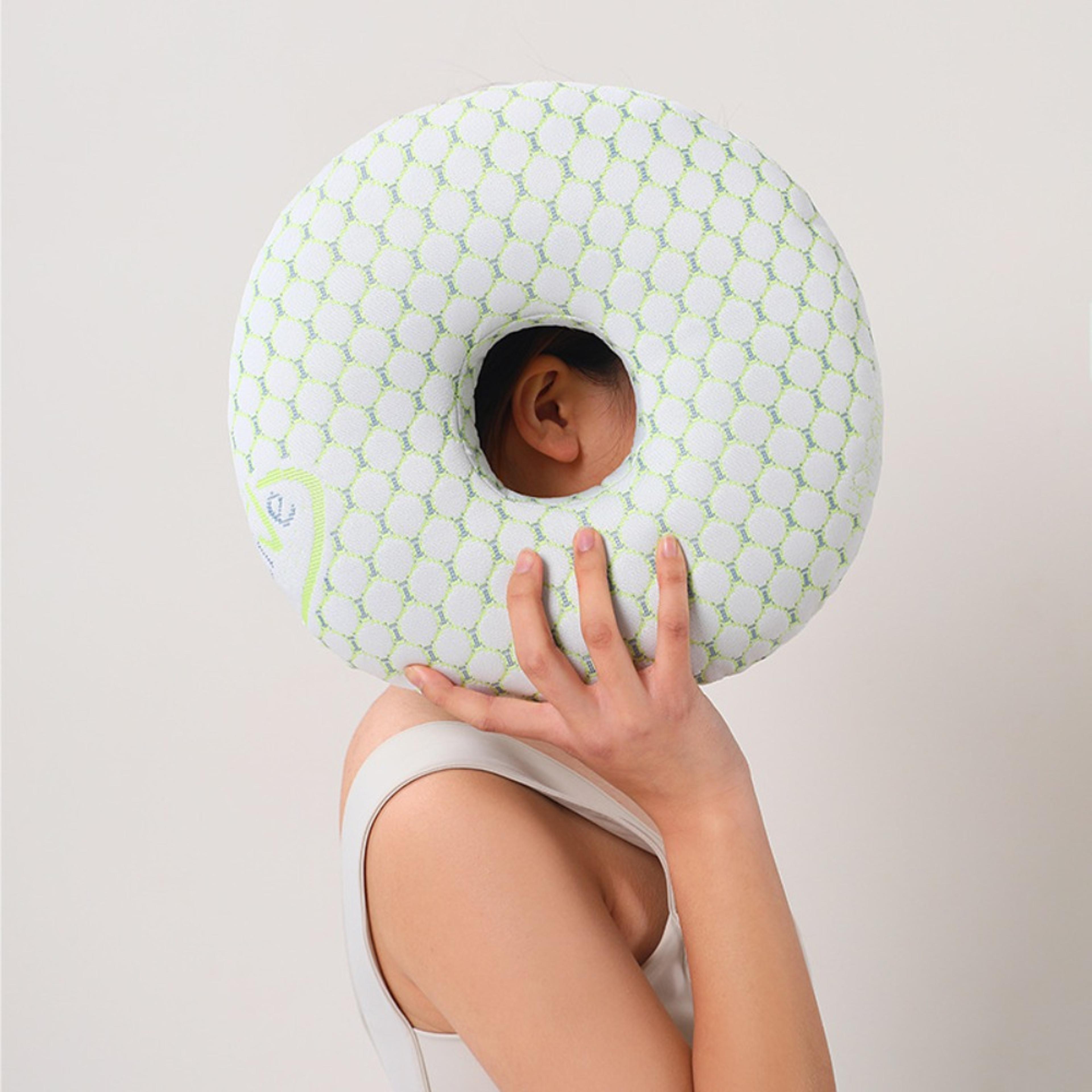 ergonomic ear piercing pillow with ear hole for side sleepers