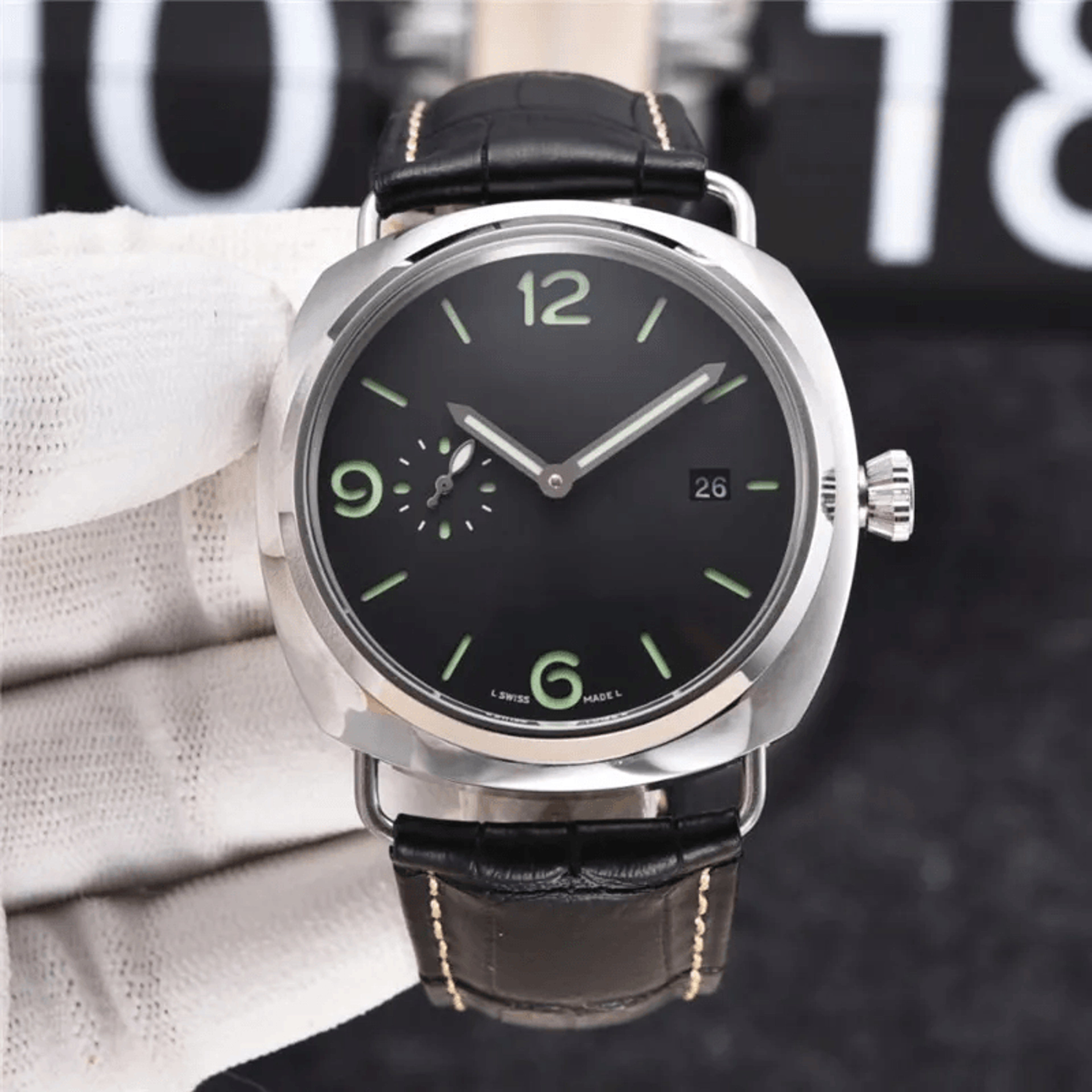 automatic mechanical watch for men with stainless steel strap and luminous hands