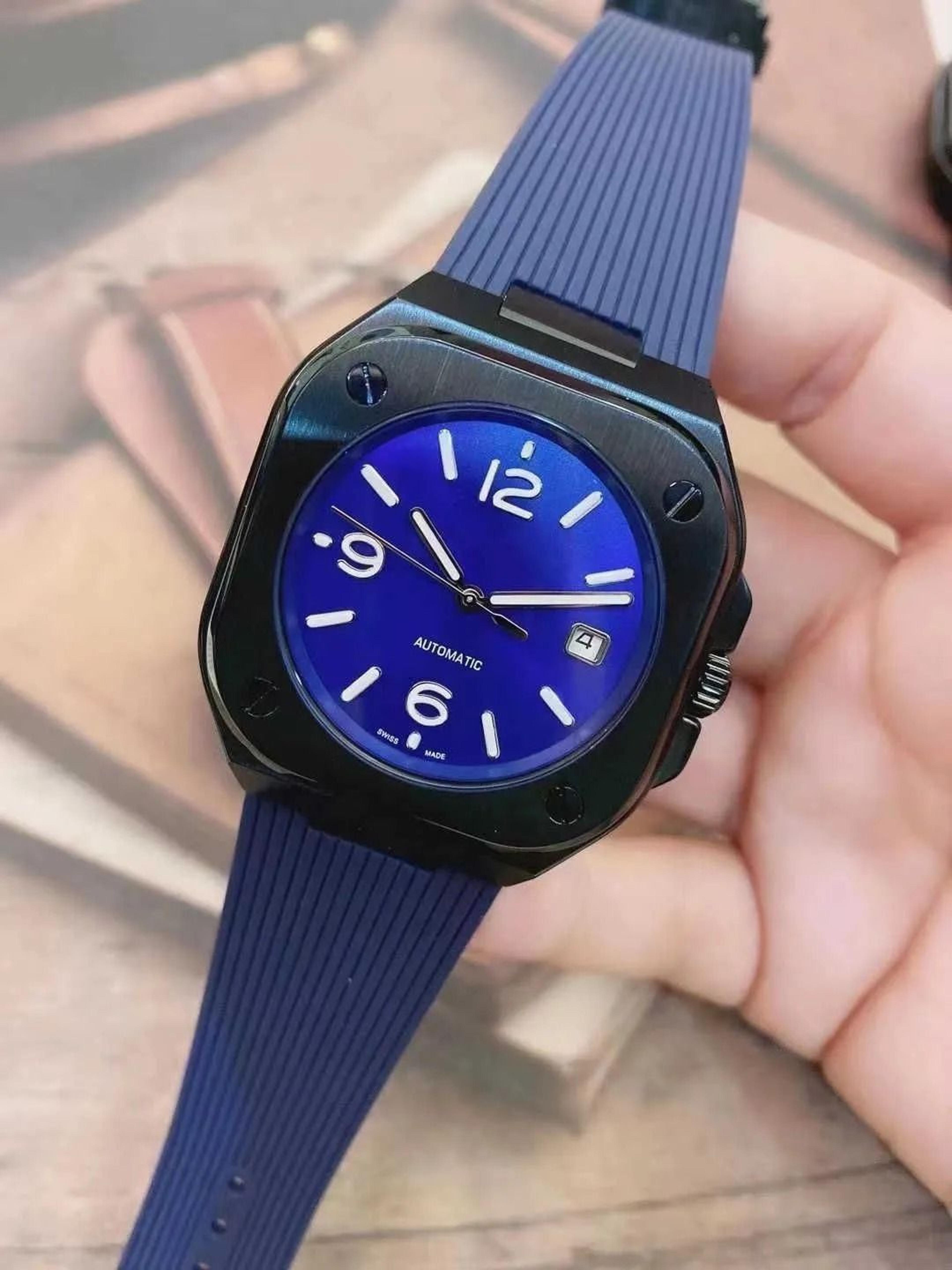 men waterproof casual luxury watch for everyday style