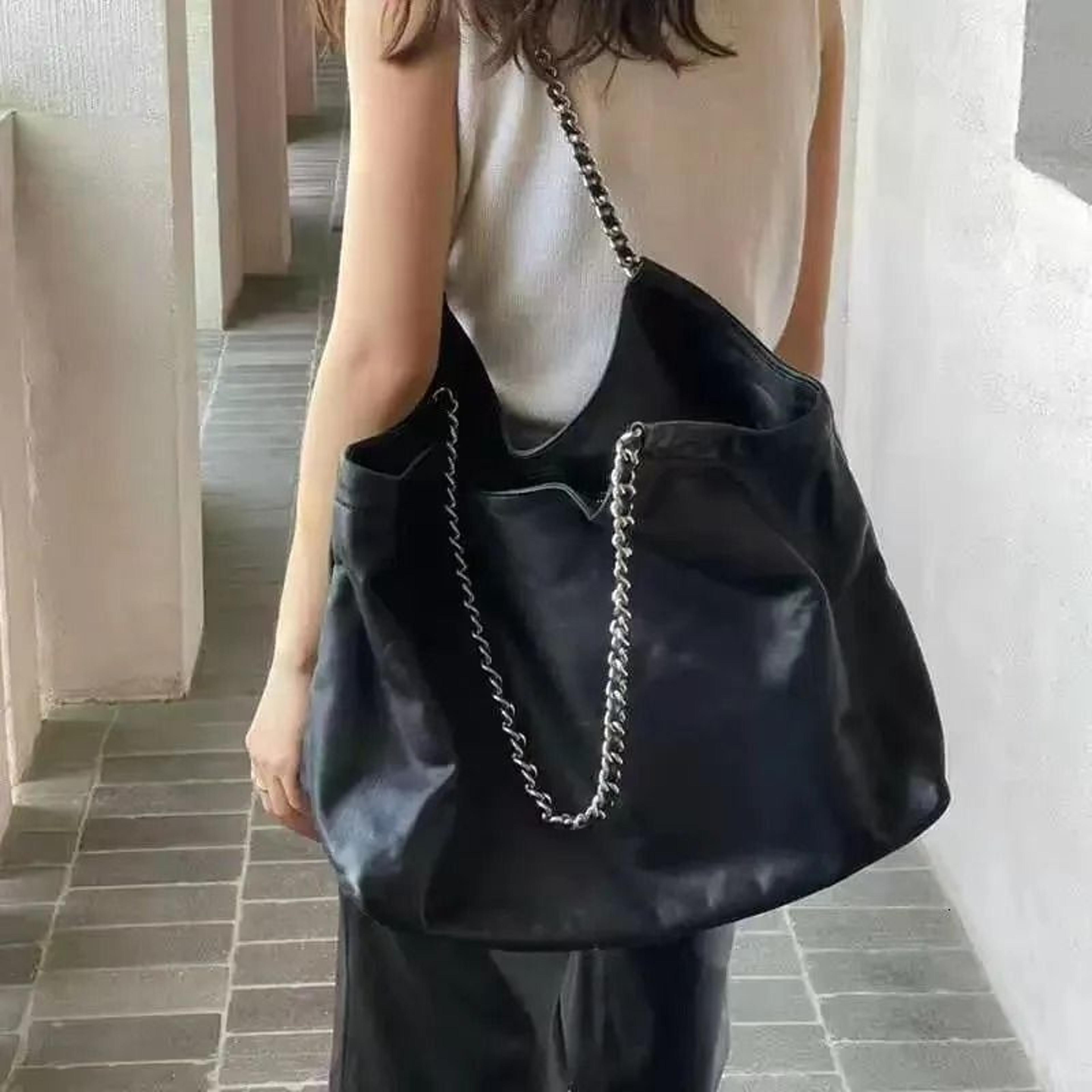 hobo shoulder bag chain underarm tote large capacity commuting bag