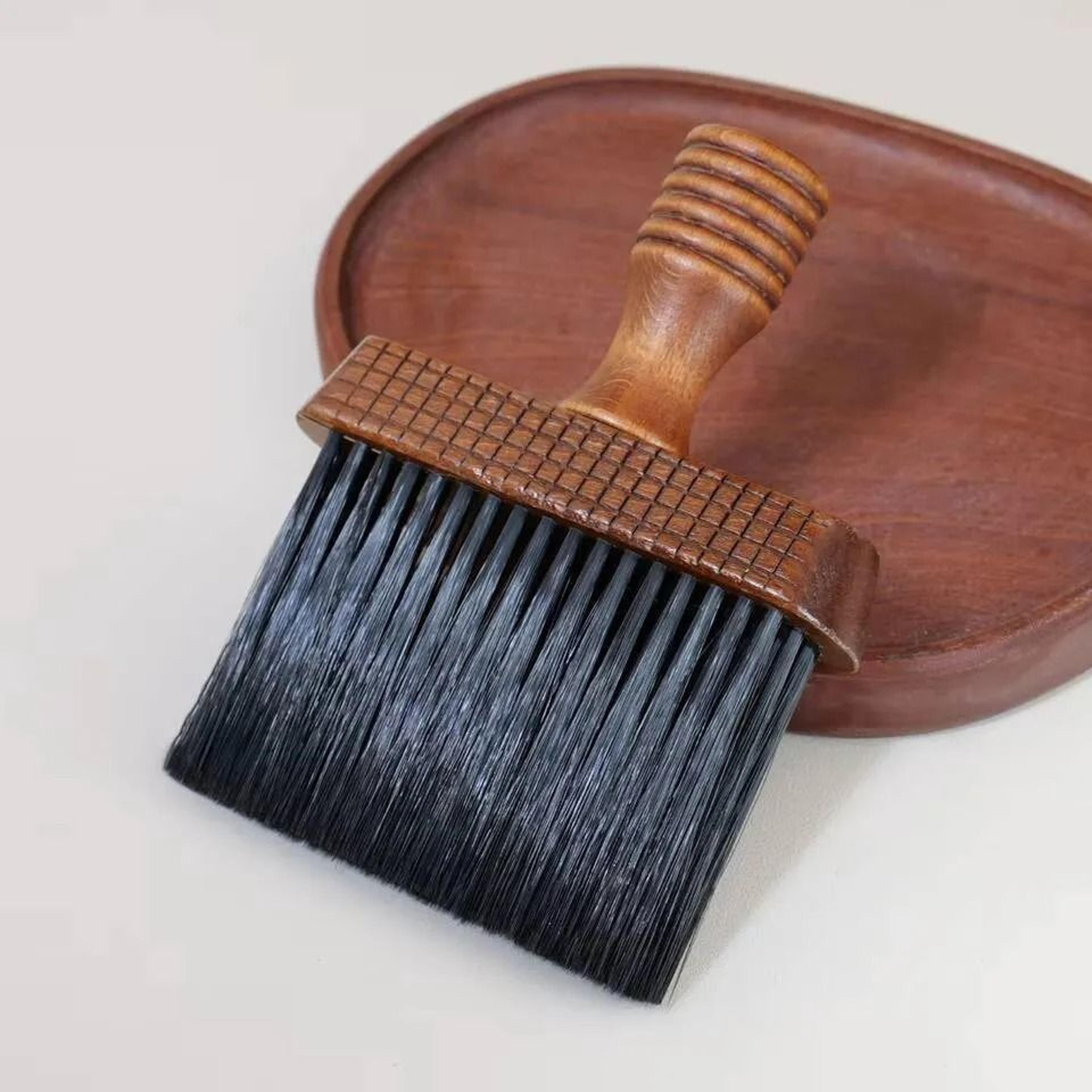 professional soft bristle wig dust brush with wooden handle for face neck and hair