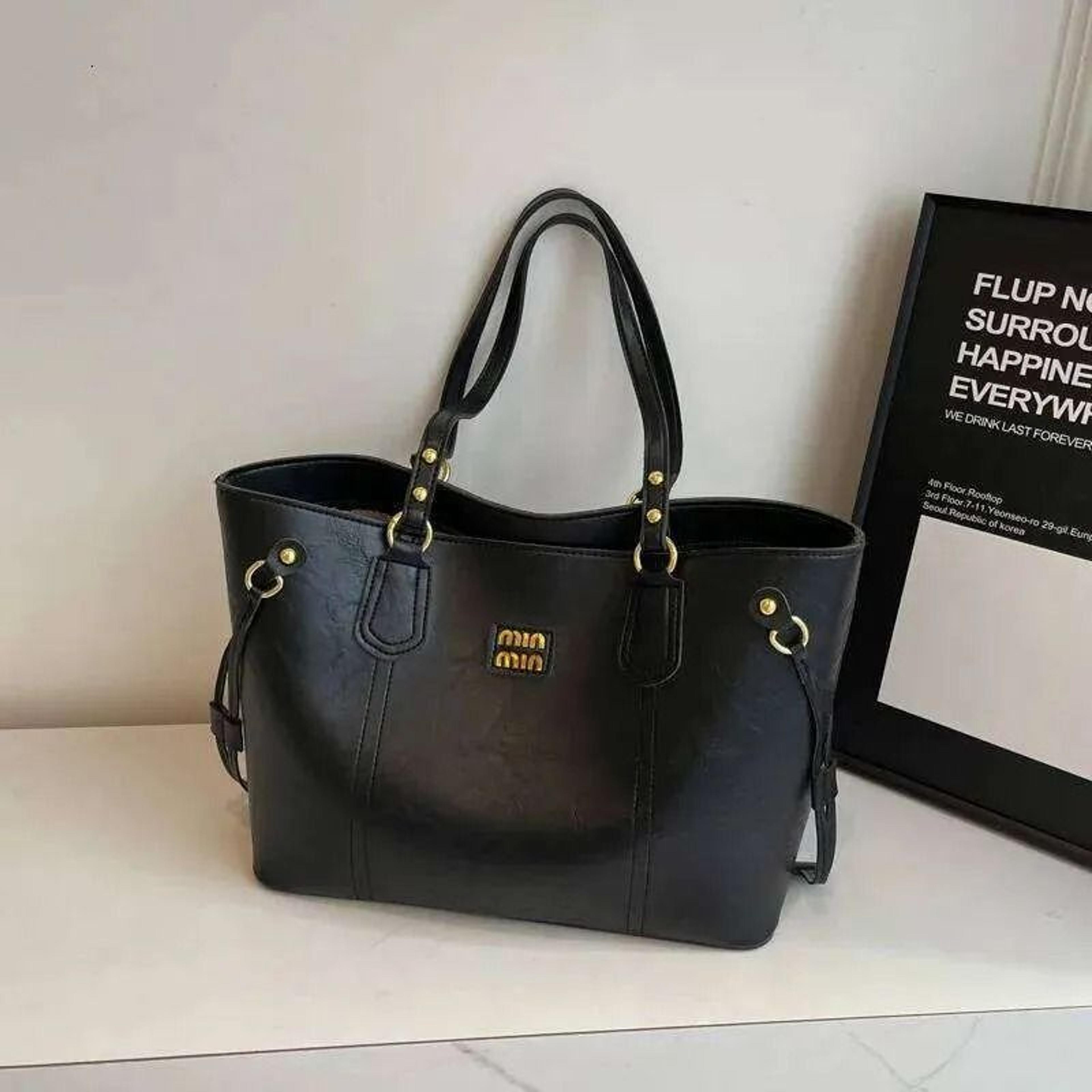 extra large women's polyester tote bag with zipper and computer interlayer