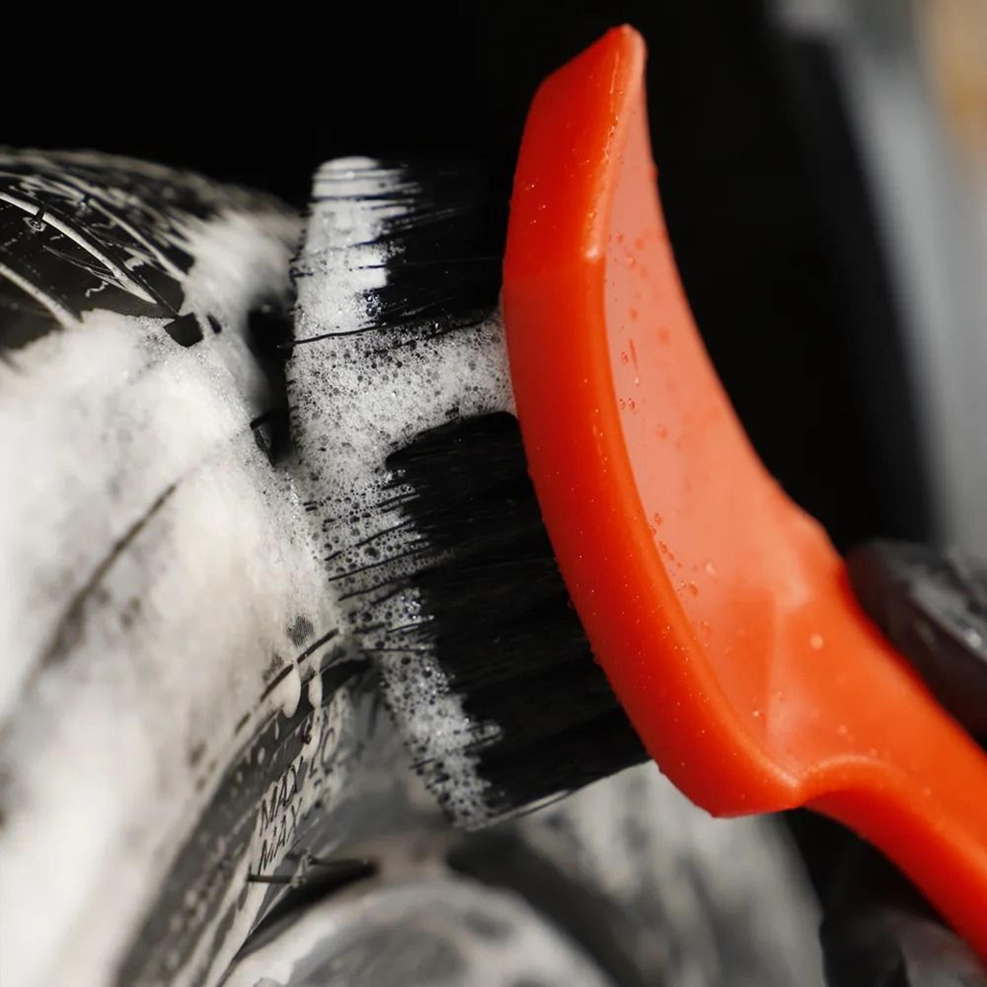 car wheel cleaning brush for rim tire and wheel hub detailing