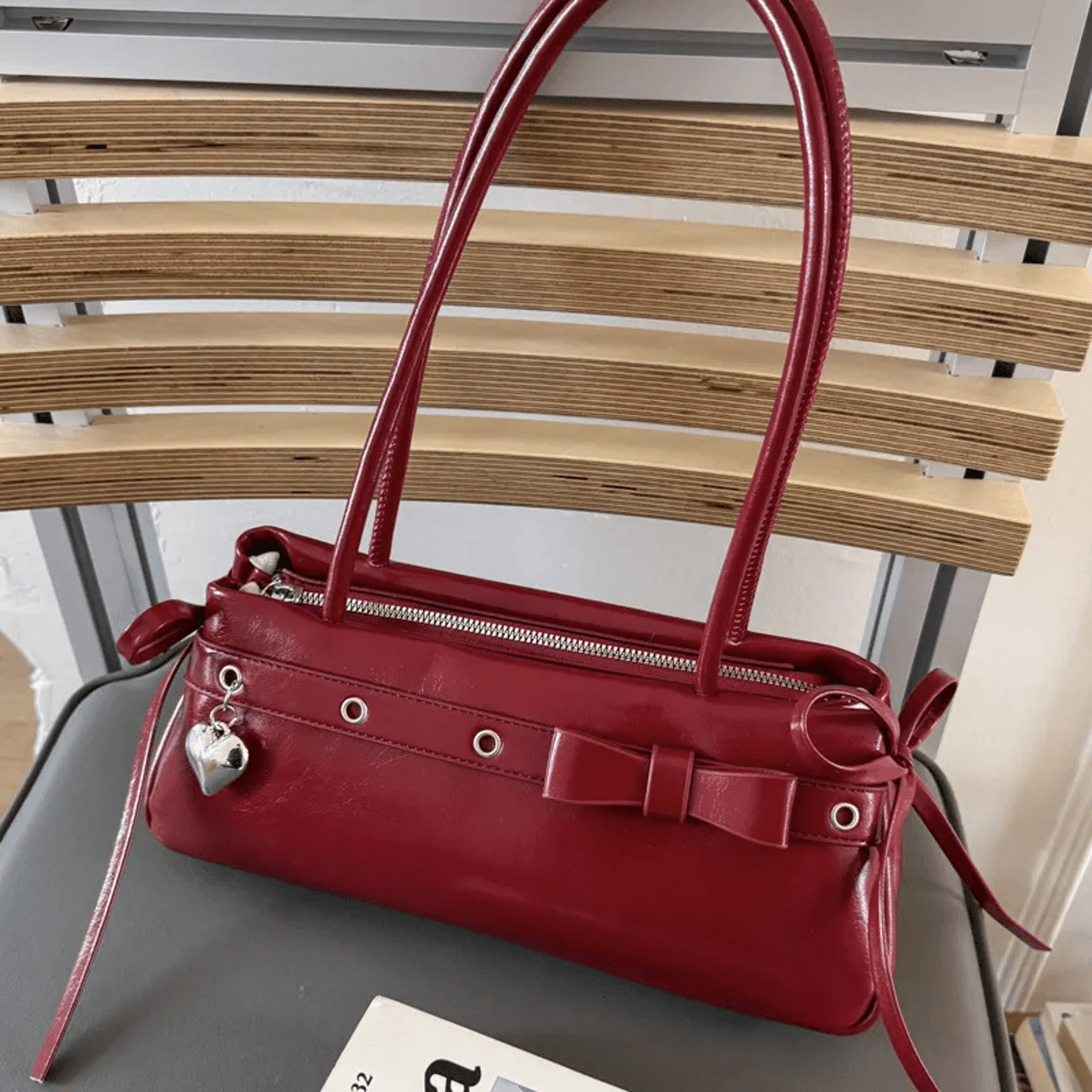 women's large capacity single shoulder underarm commuter bag