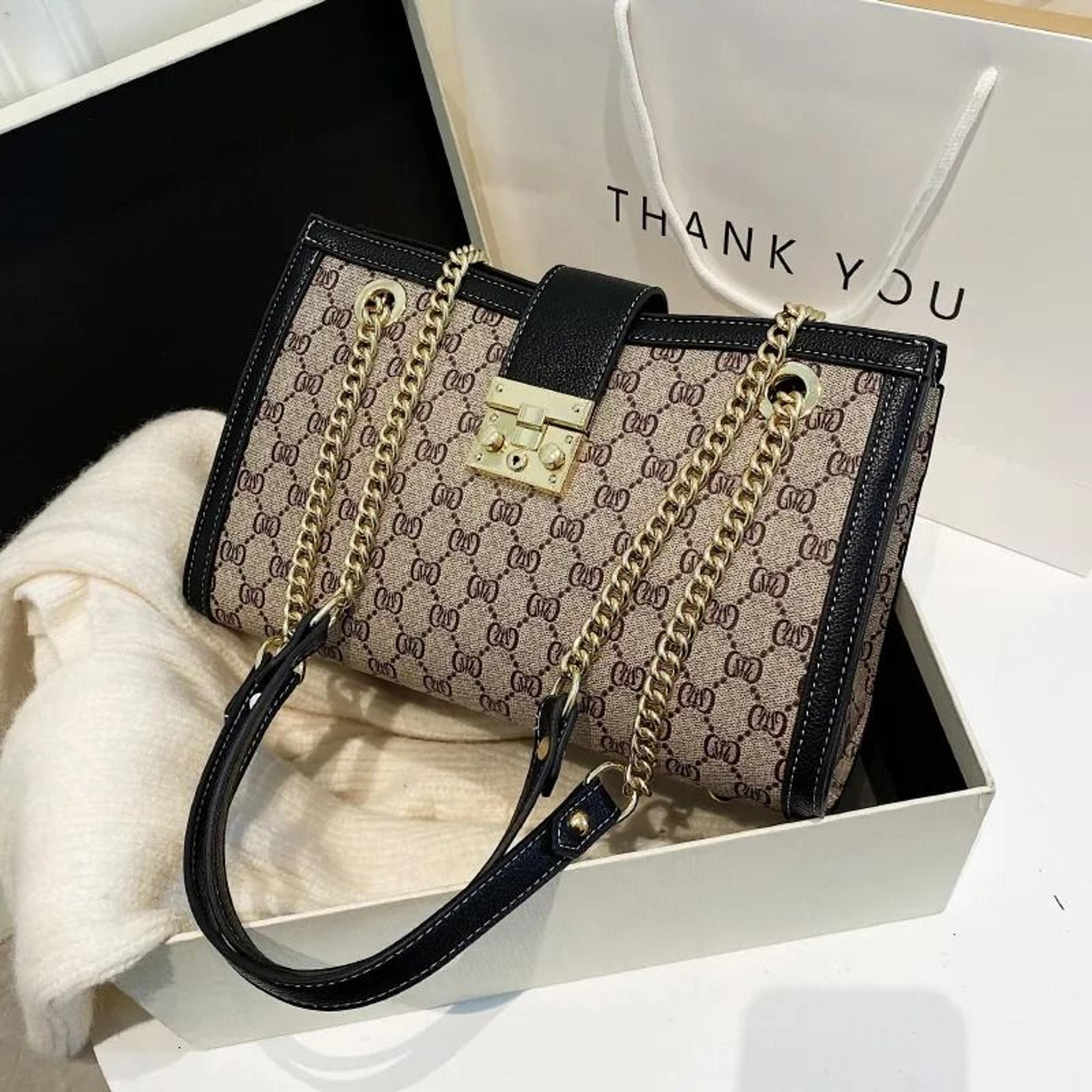 printed large capacity tote bag with chain shoulder design
