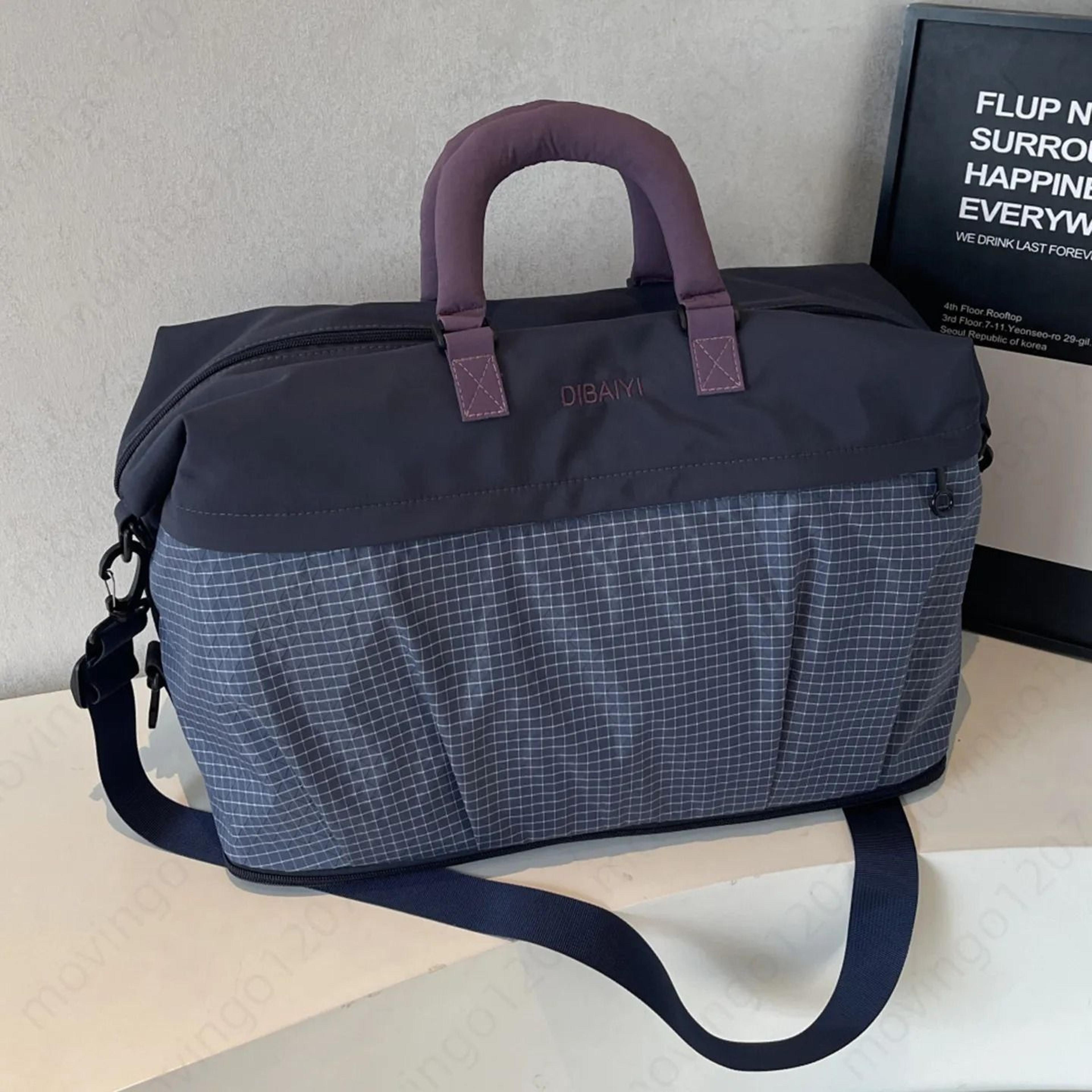 large capacity lightweight travel gym and maternity storage bag