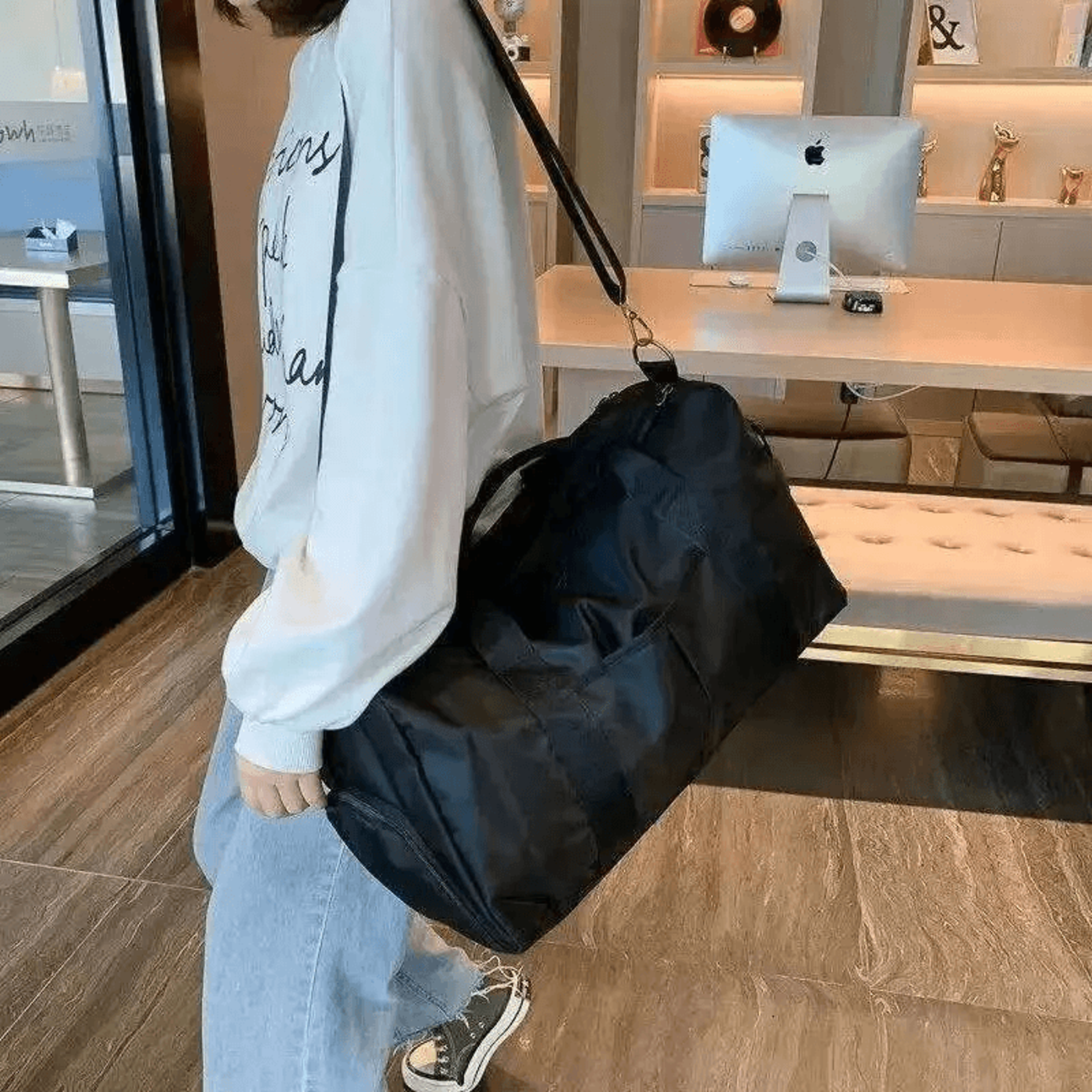 workout gym duffel bag with wet pocket and shoe compartment