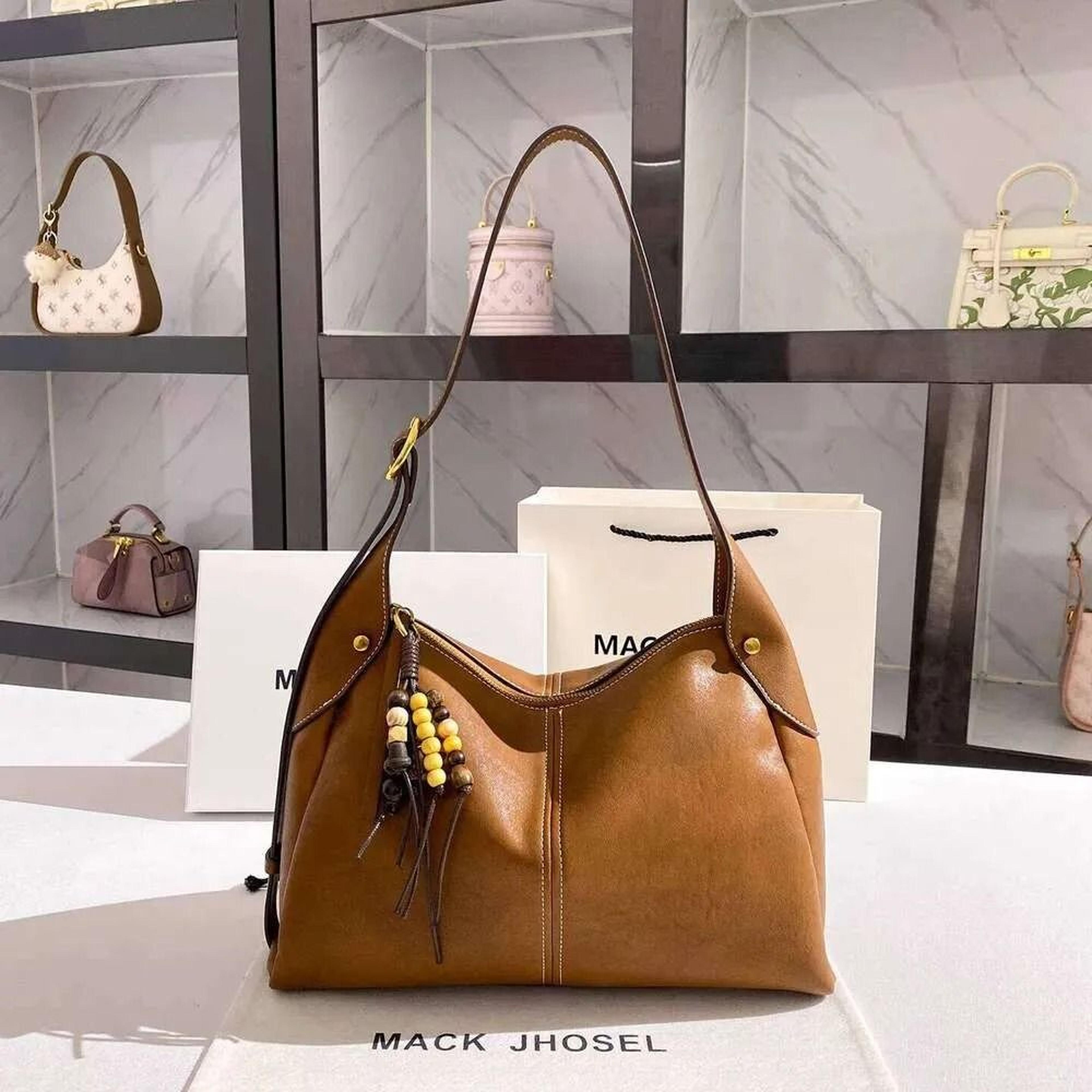 large capacity faux leather tote bag with zipper closure
