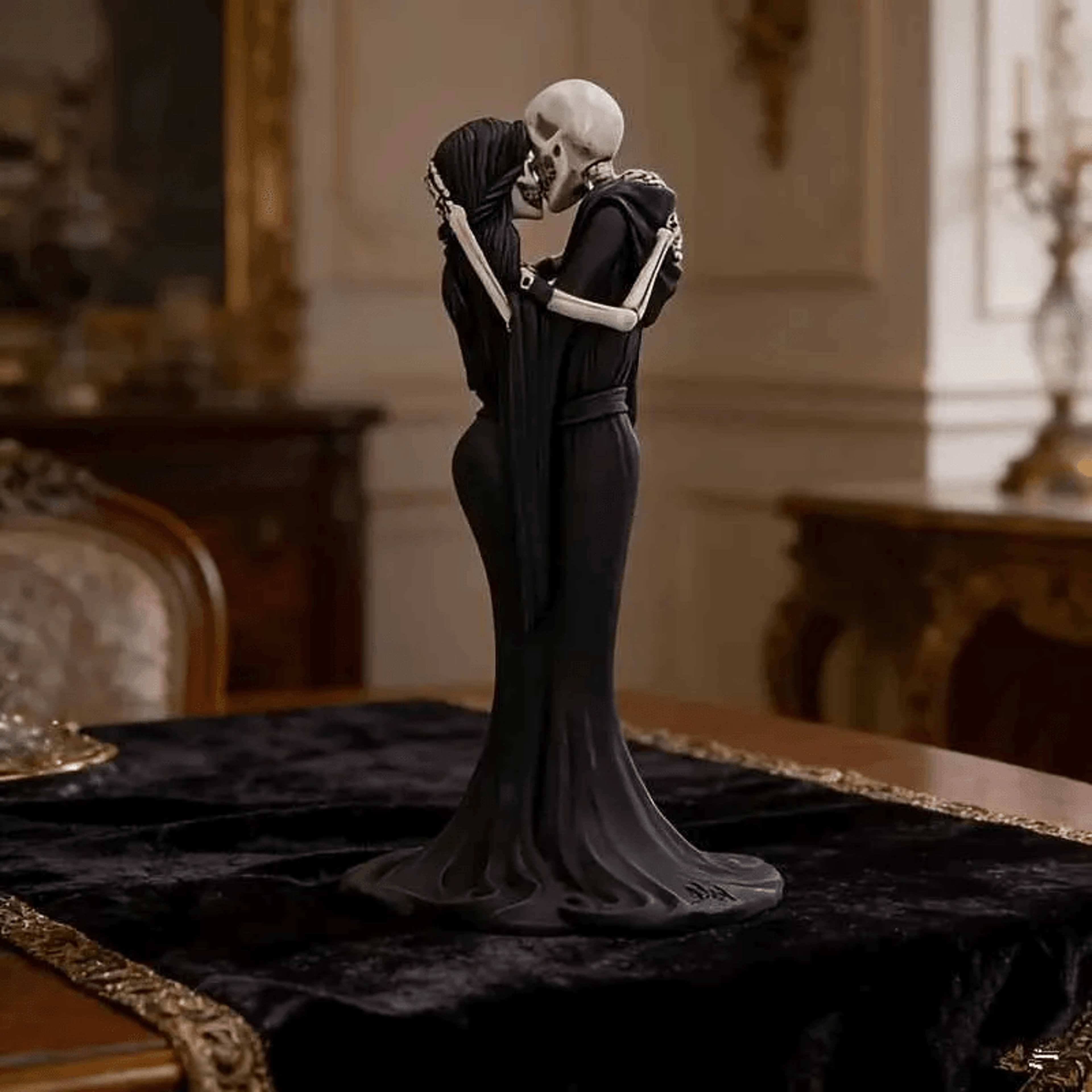 loving skull couple resin statue for halloween and gothic home decor