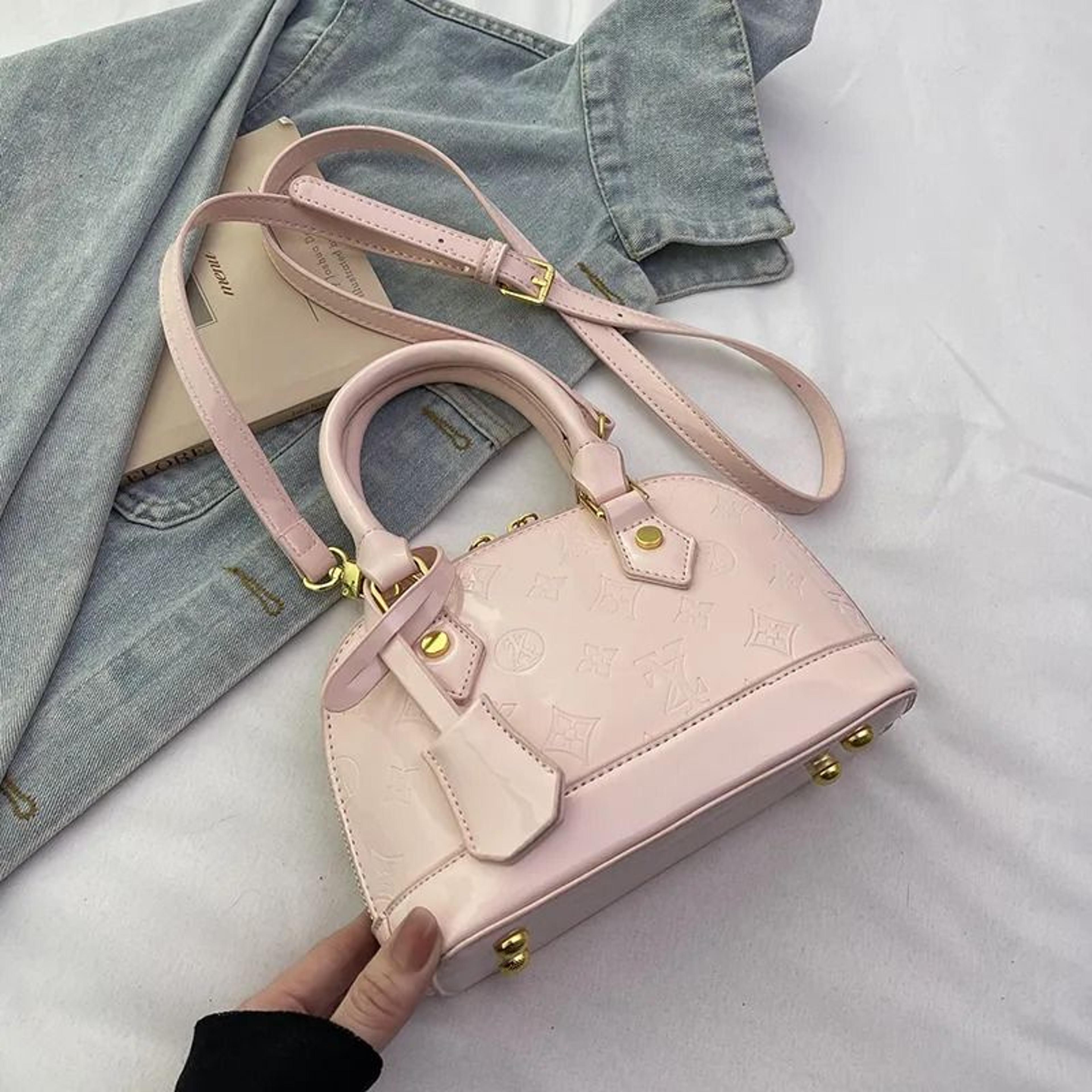 women's synthetic leather crossbody bag with adjustable shoulder strap