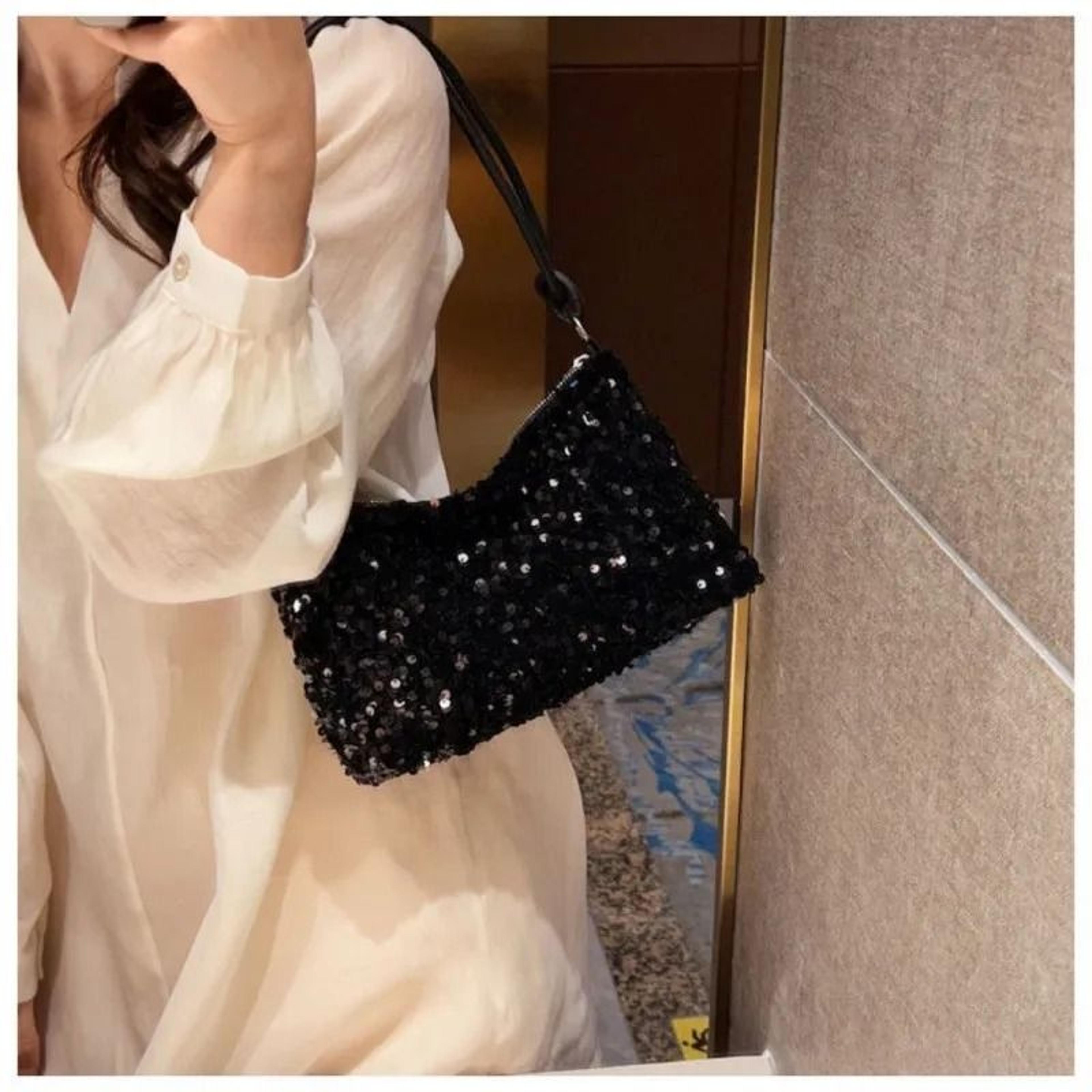 silver sequin handbag for women with crossbody shoulder and clutch style