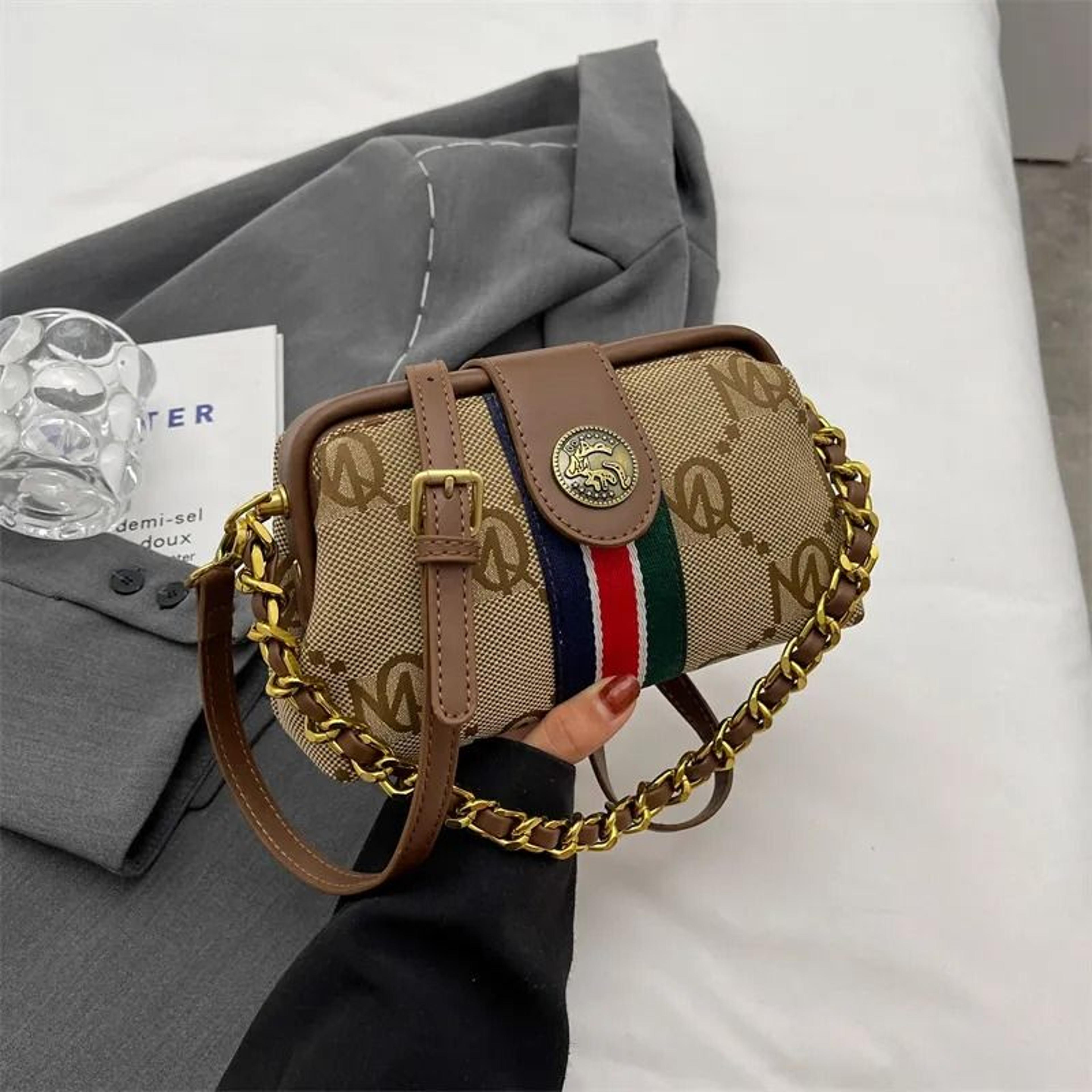 women retro square crossbody bag with chain strap and alphabet print