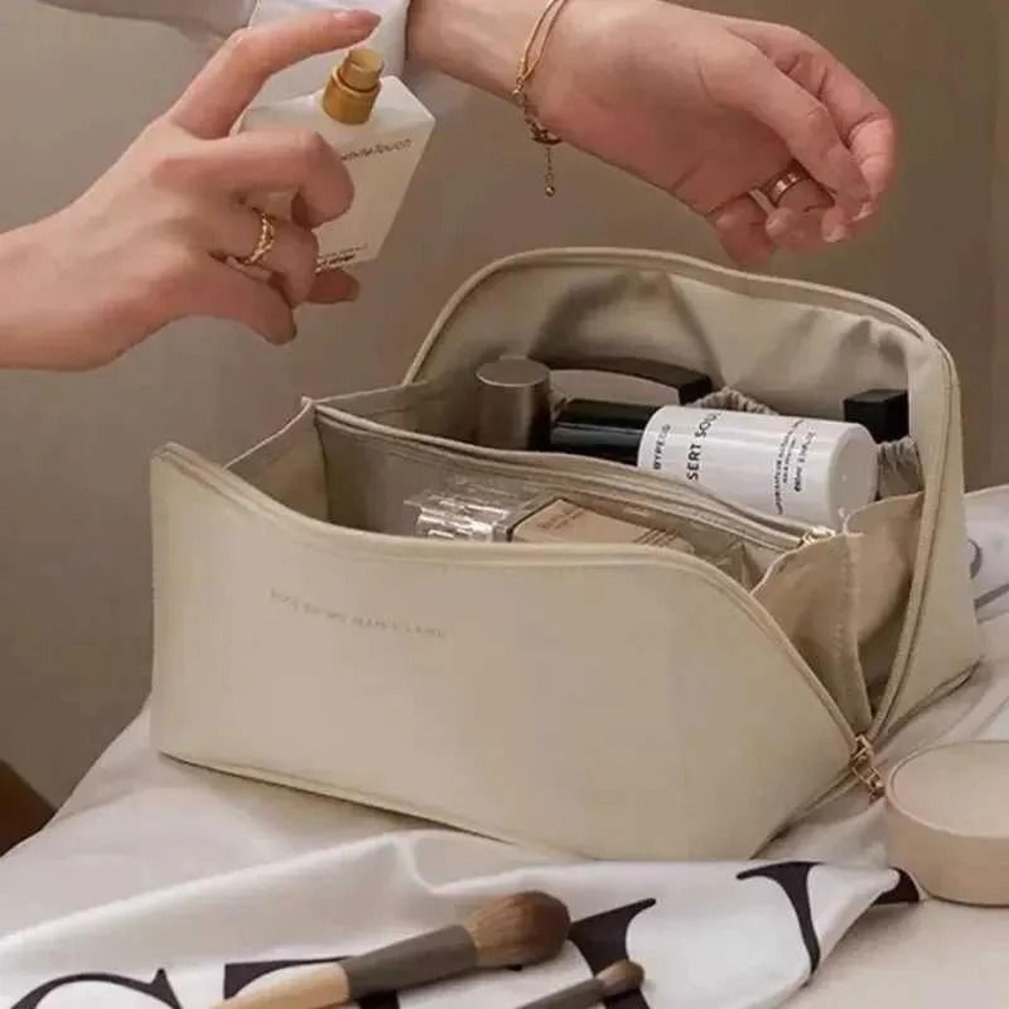 large capacity pu leather travel makeup bag and waterproof cosmetic organizer