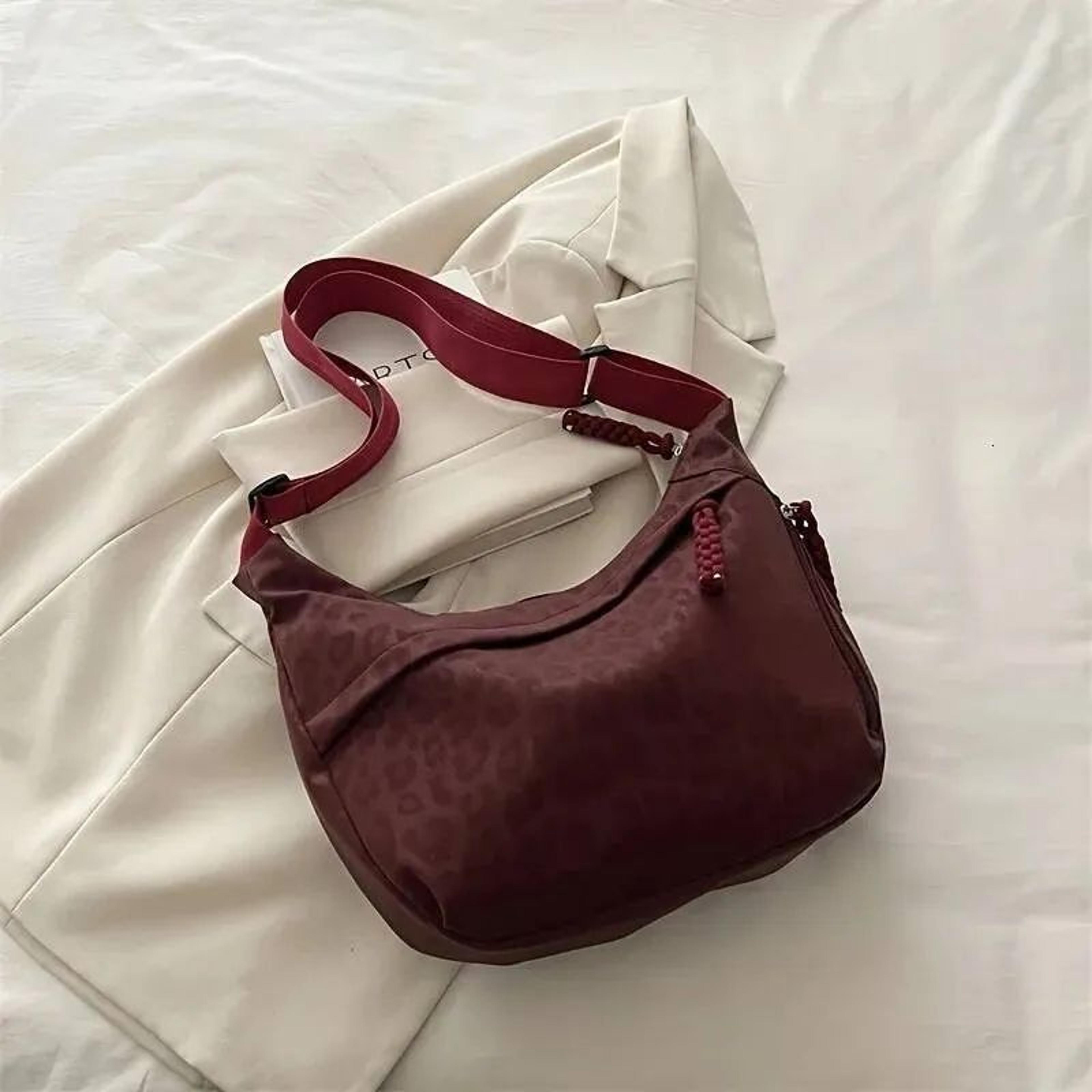 crossbody bag for women with adjustable strap and zipper pocket