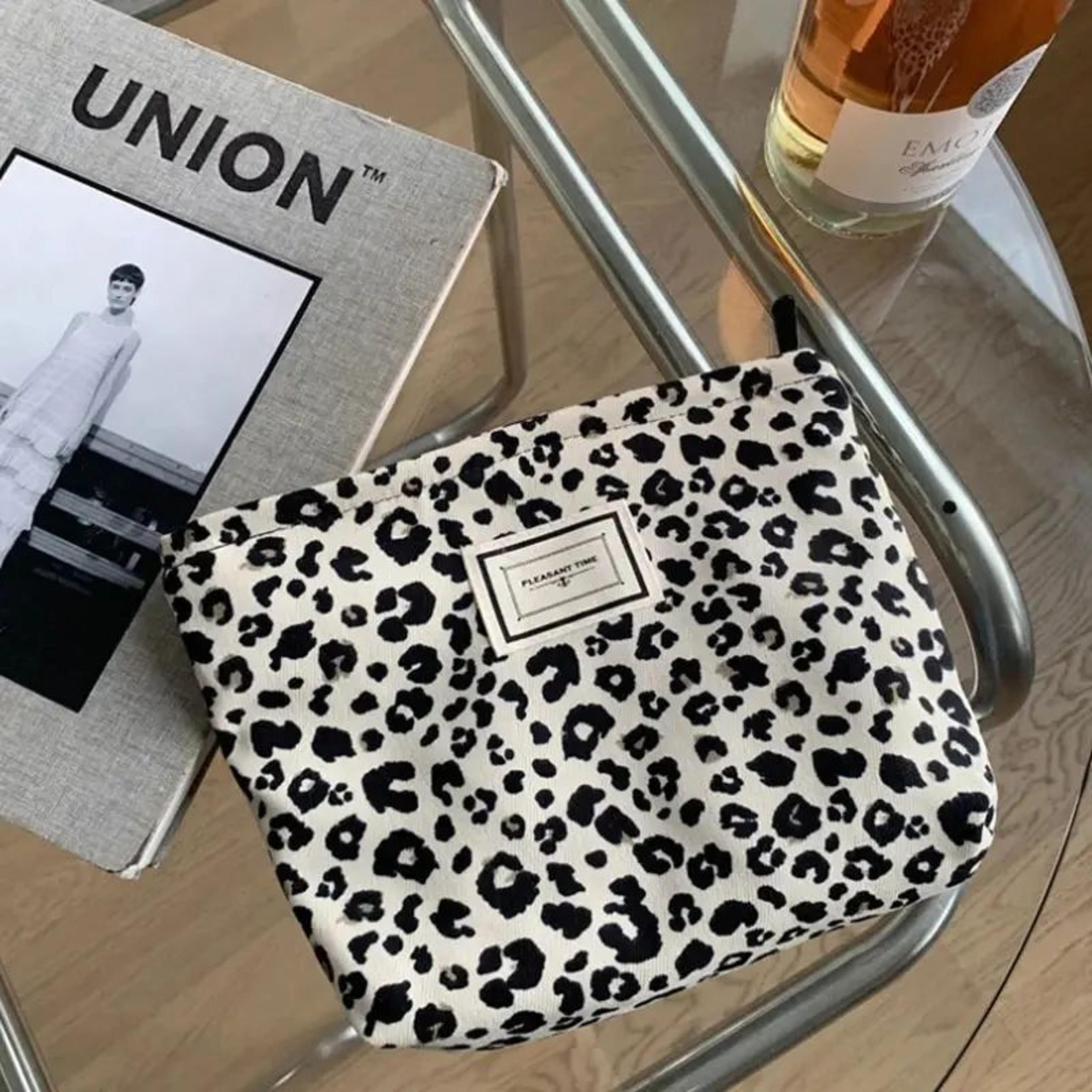 leopard print canvas makeup bag, western style cosmetic organizer pouch with zipper, portable phone & storage handbag