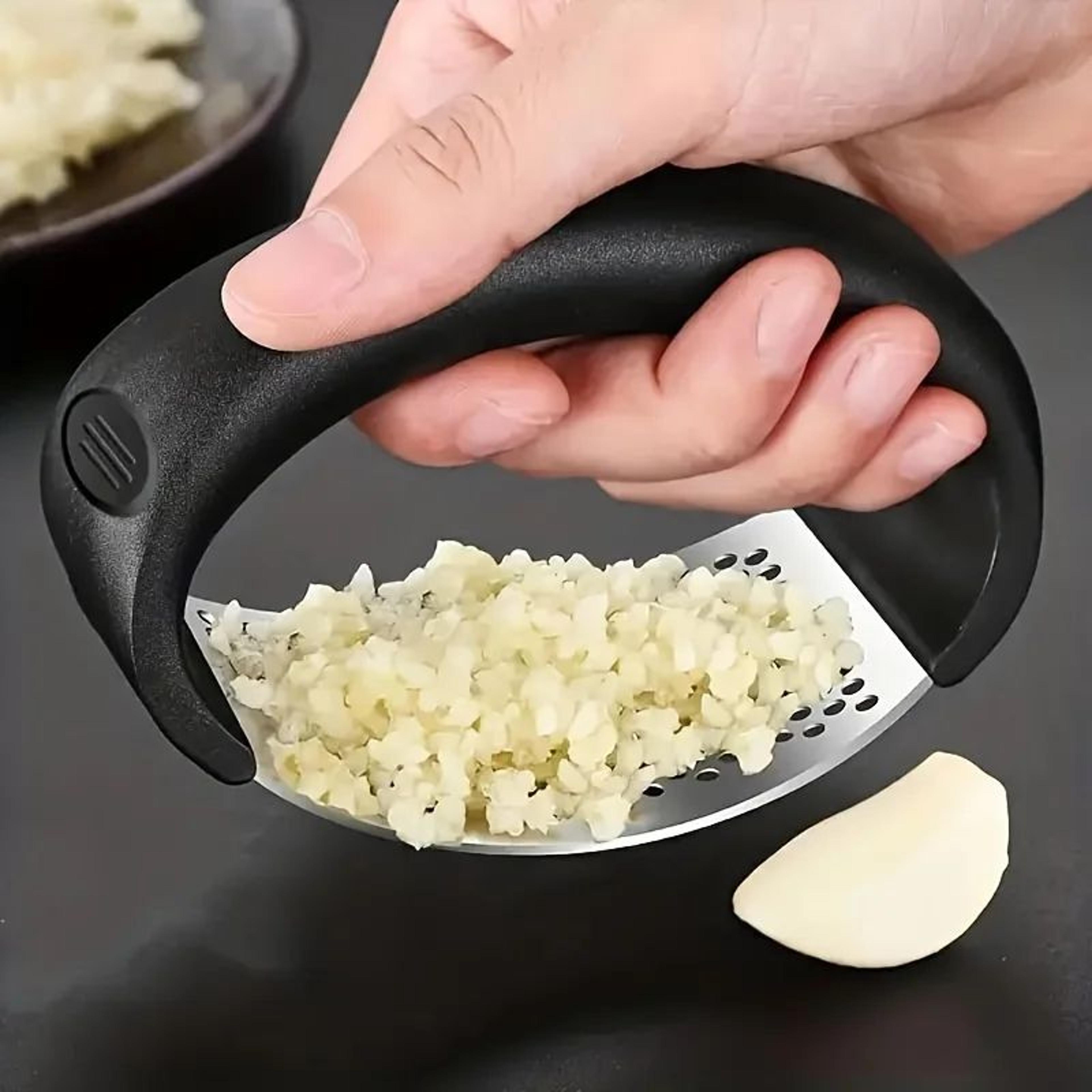 4in stainless steel garlic press – heavy duty garlic & ginger mincer, easy clean kitchen tool