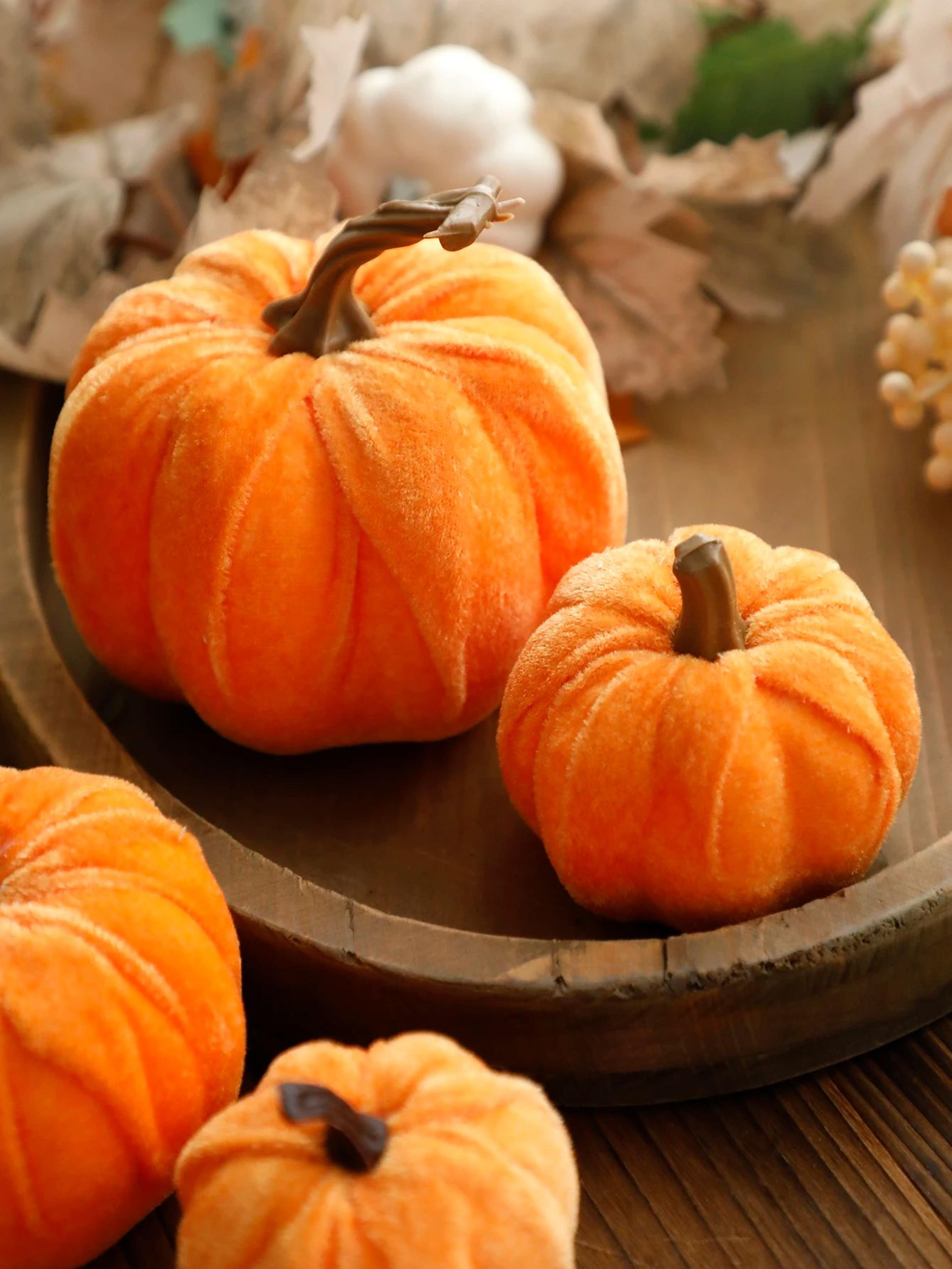 luxury velvet pumpkin decor – plush autumn harvest accent for fall, halloween & thanksgiving