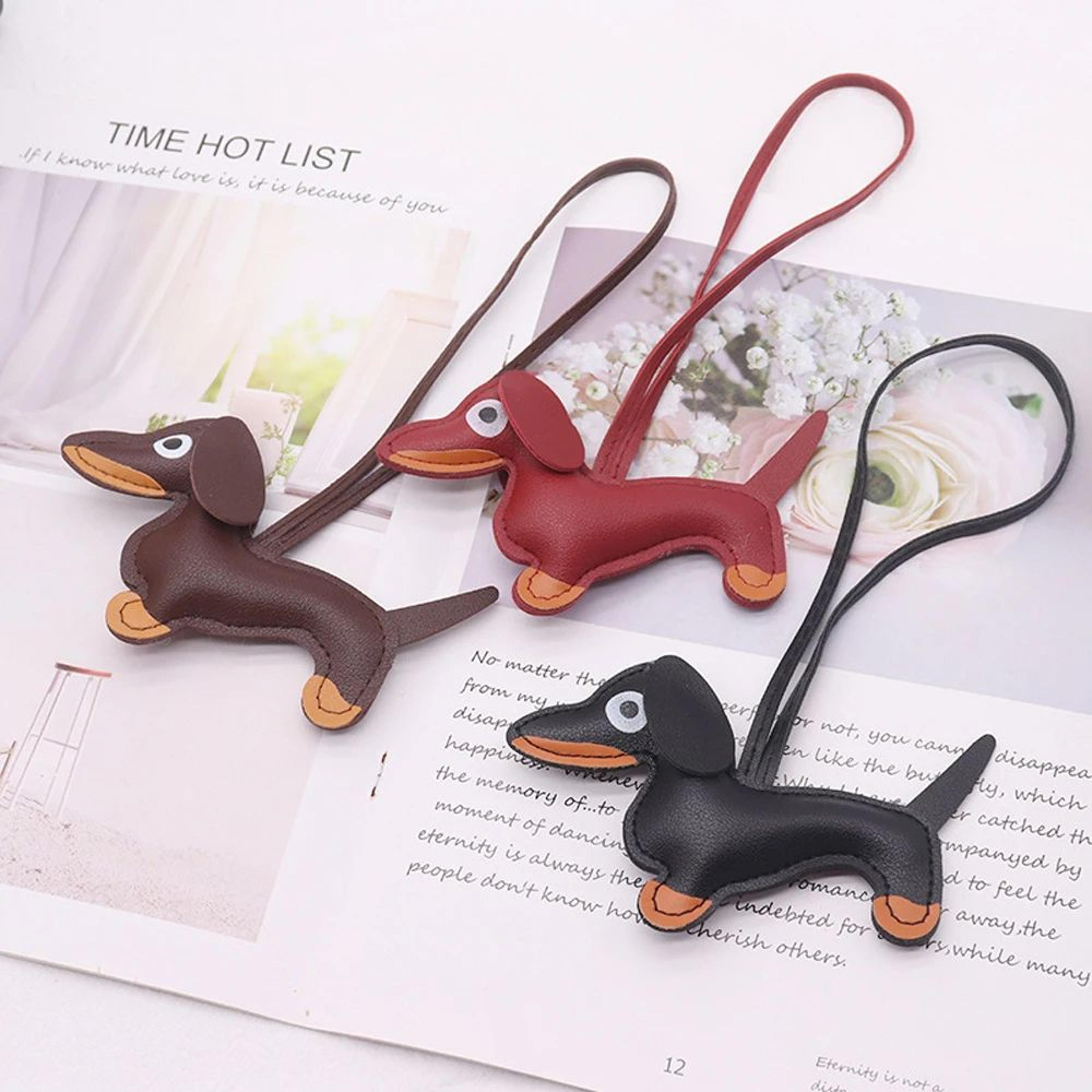pu leather dachshund dog keychain – cute bag charm key ring accessory for backpacks, handbags & keys