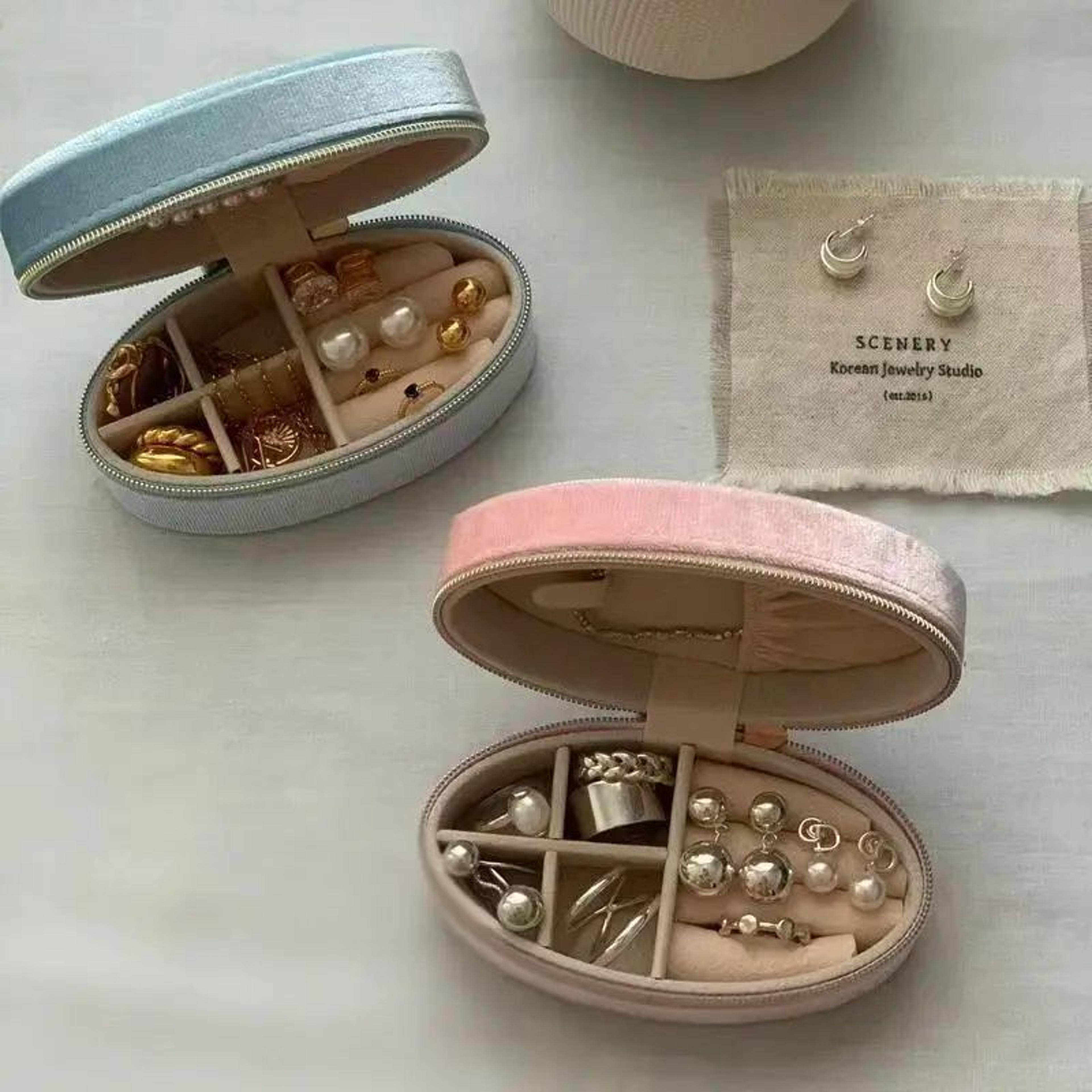luxury velvet jewelry storage box – portable oval travel case for rings, earrings & small accessories