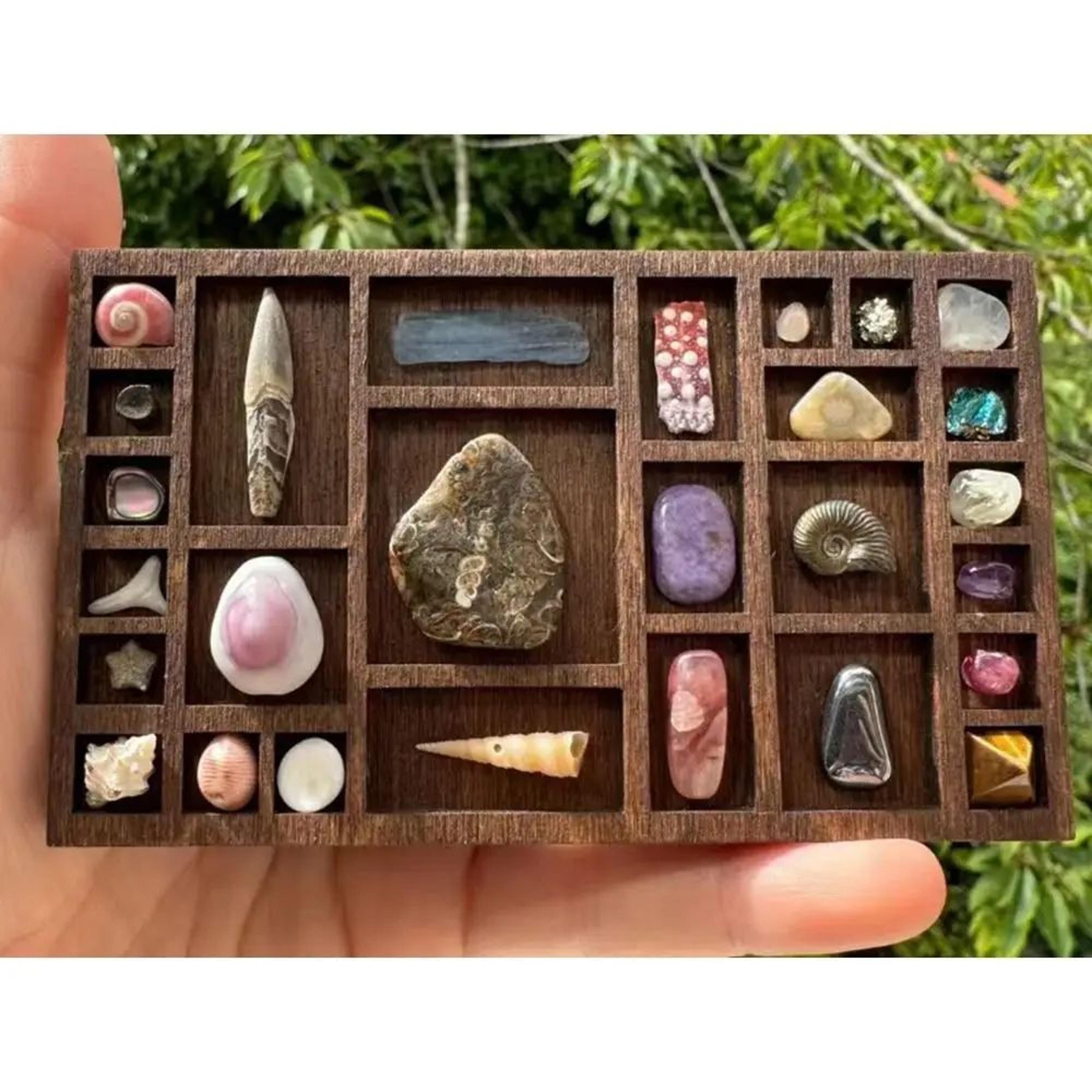 miniature wooden trinket shelf – brown display rack with grid compartments for dollhouse & mini decor