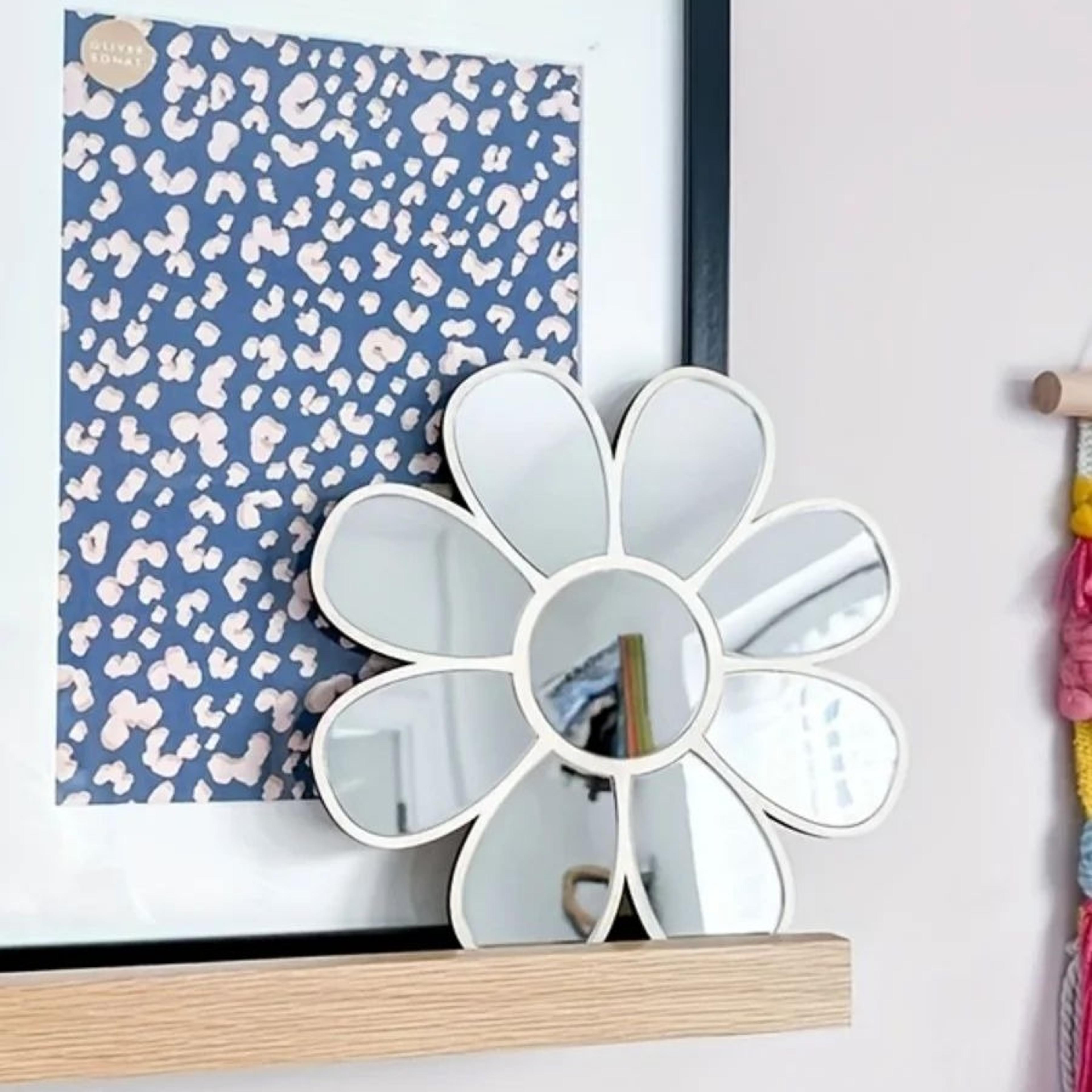 nordic daisy wall mirror – decorative flower shaped acrylic mirror for girls bedroom, no-drill easy-hang wall decor