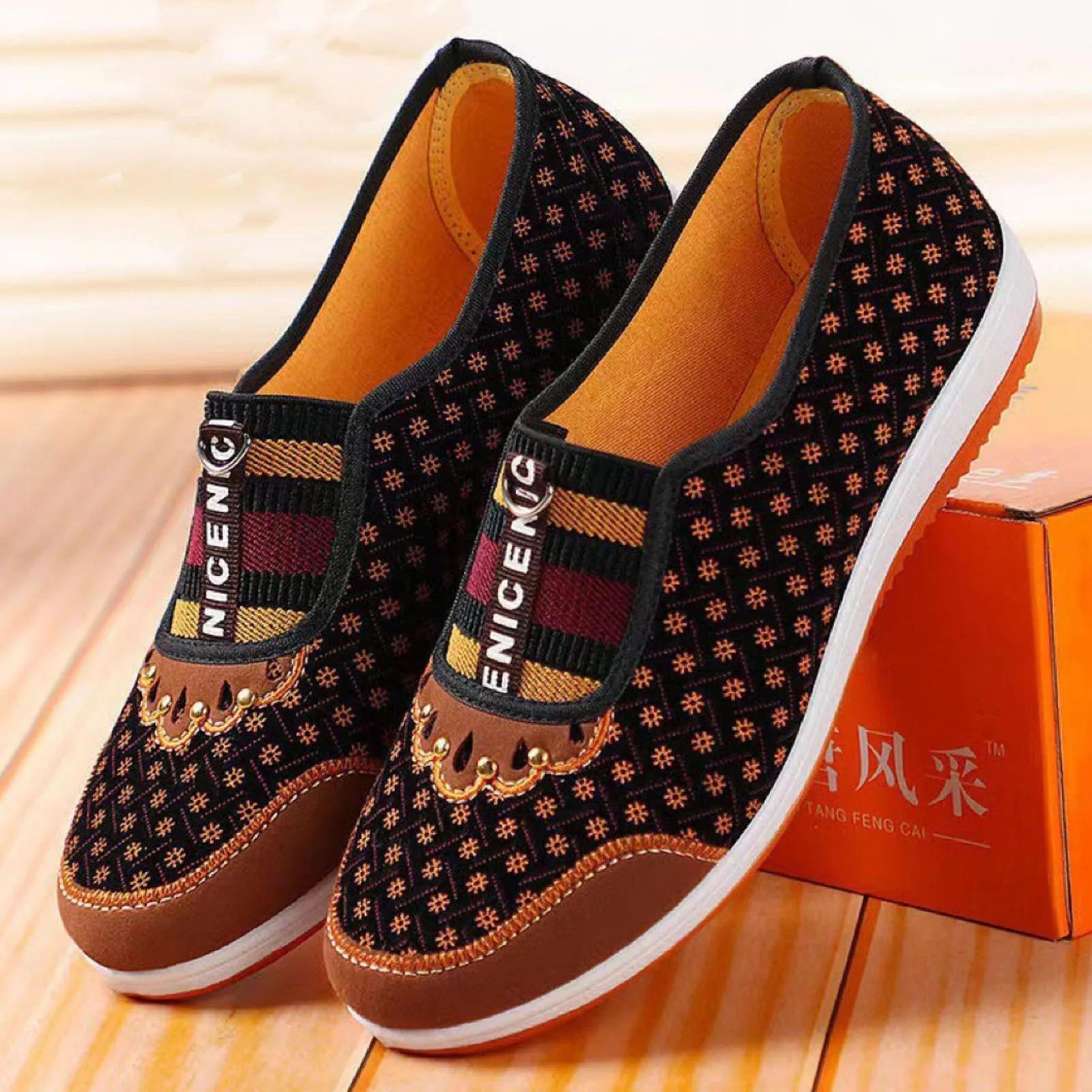 women's slip-on cloth sneakers – breathable lightweight walking shoes with everyday comfort, travel and casual outings