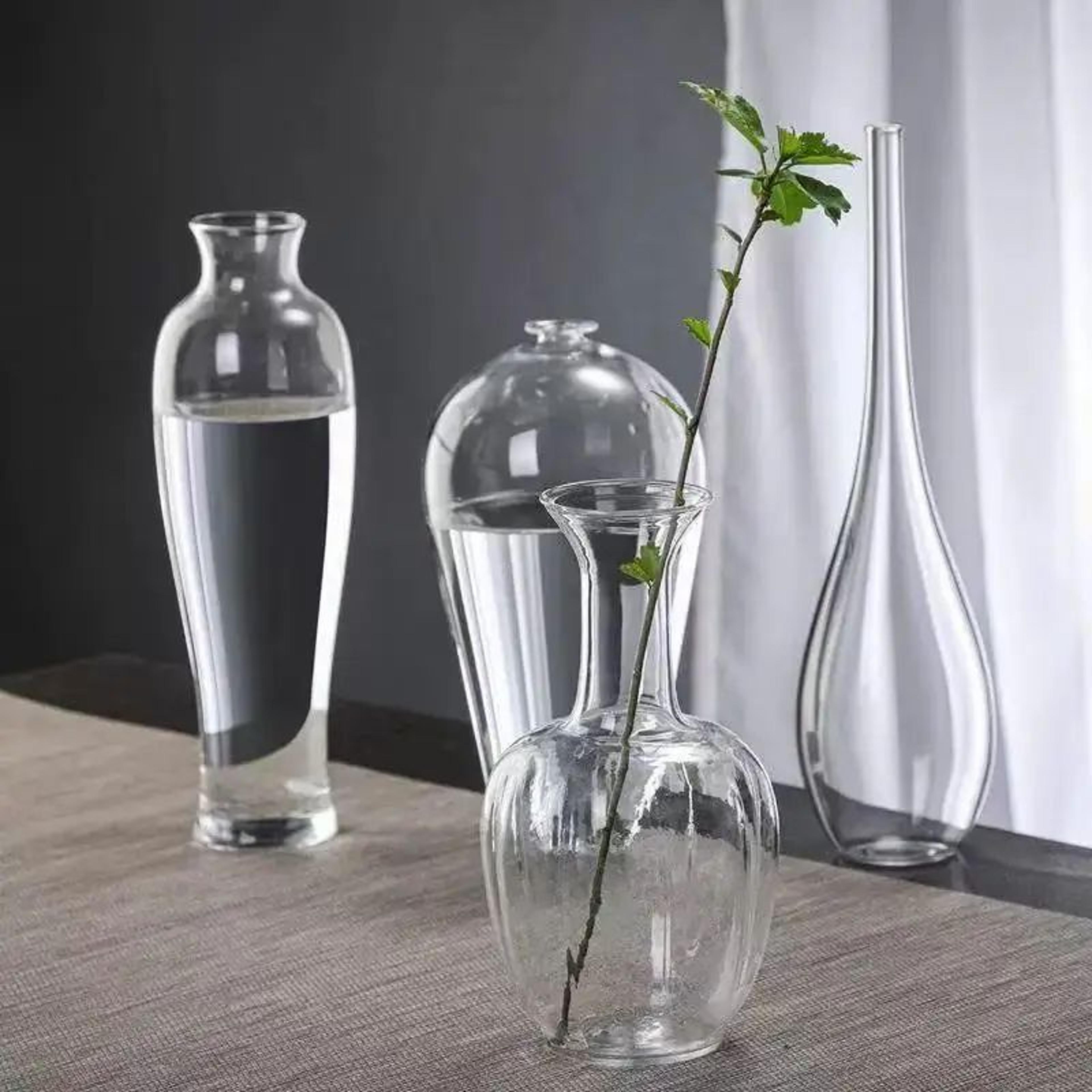 glass bud vase – clear cylinder vase for simple single-stem flowers, one-branch ikebana and serene tabletop home decor