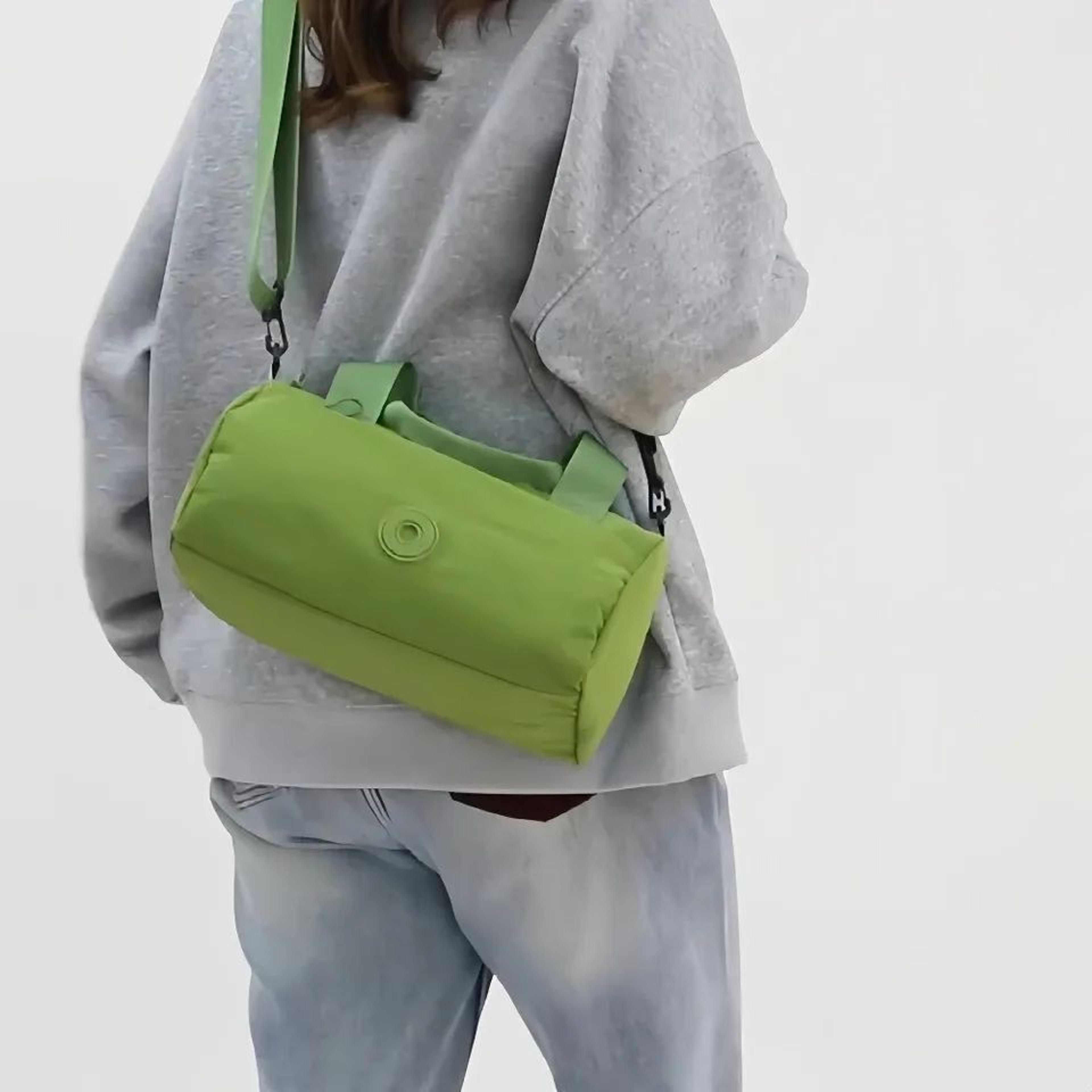 lightweight fitness travel shoulder bag