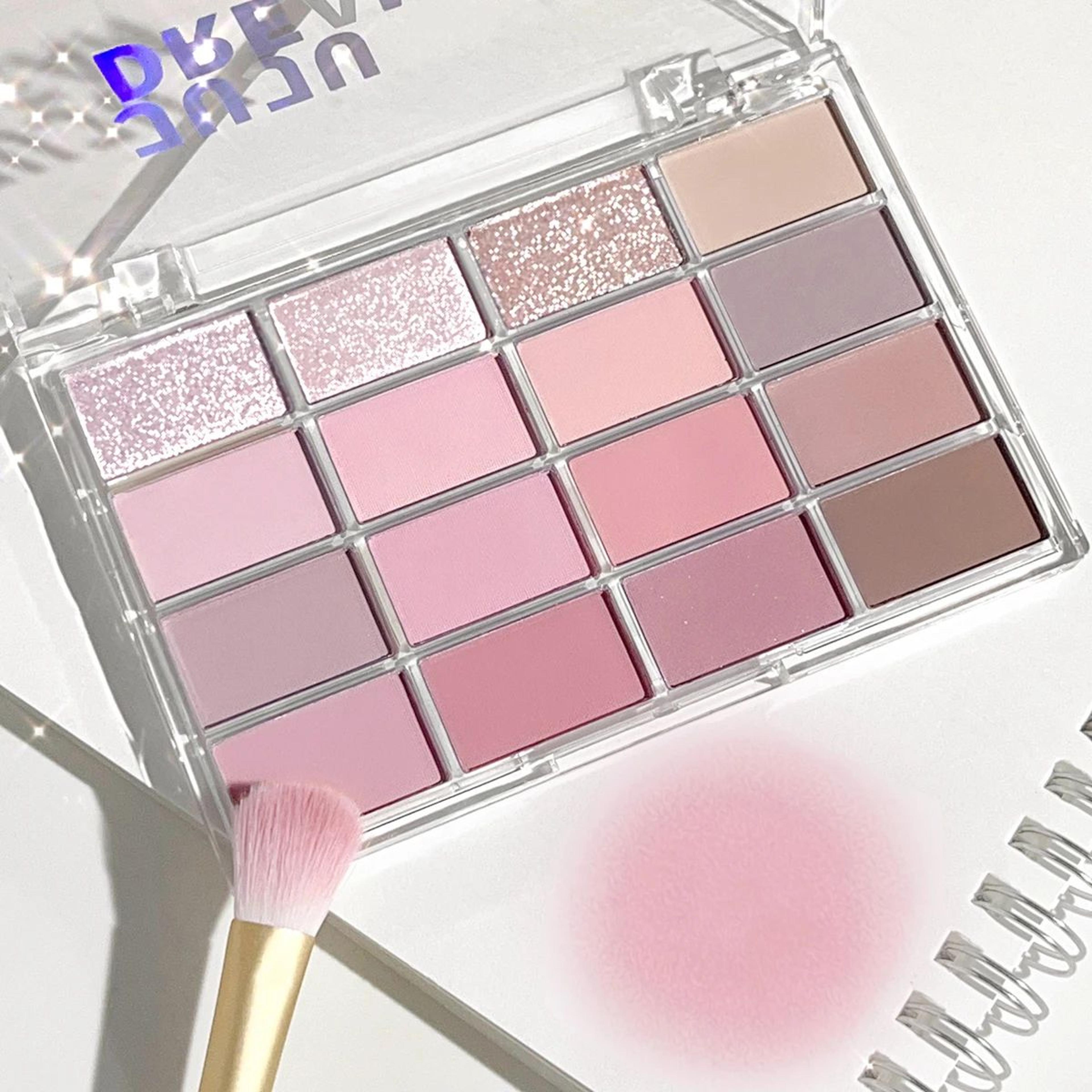 16-color pearlescent and matte eye shadow palette
