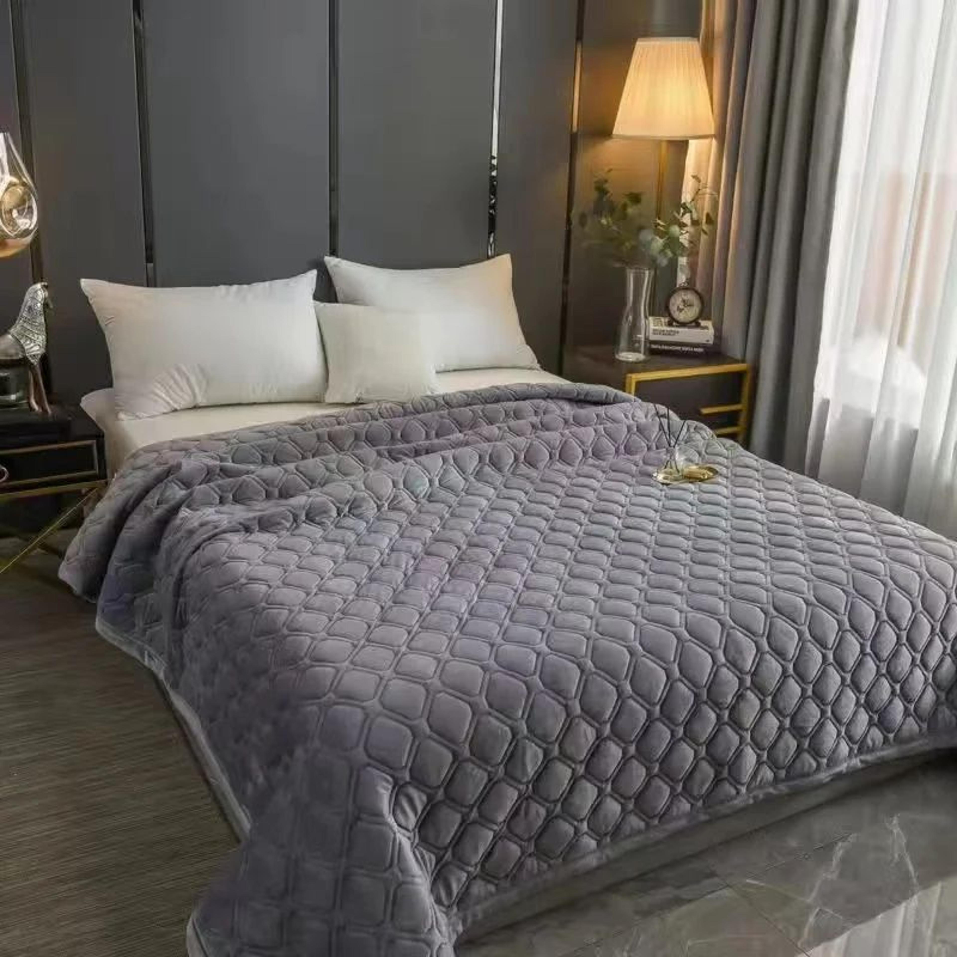 soft velvet quilted bedspread blanket 270x230cm